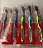 高露洁（Colgate）适齿炭软毛牙刷成人*9男士专用深层清洁独立装包装随机 实拍图