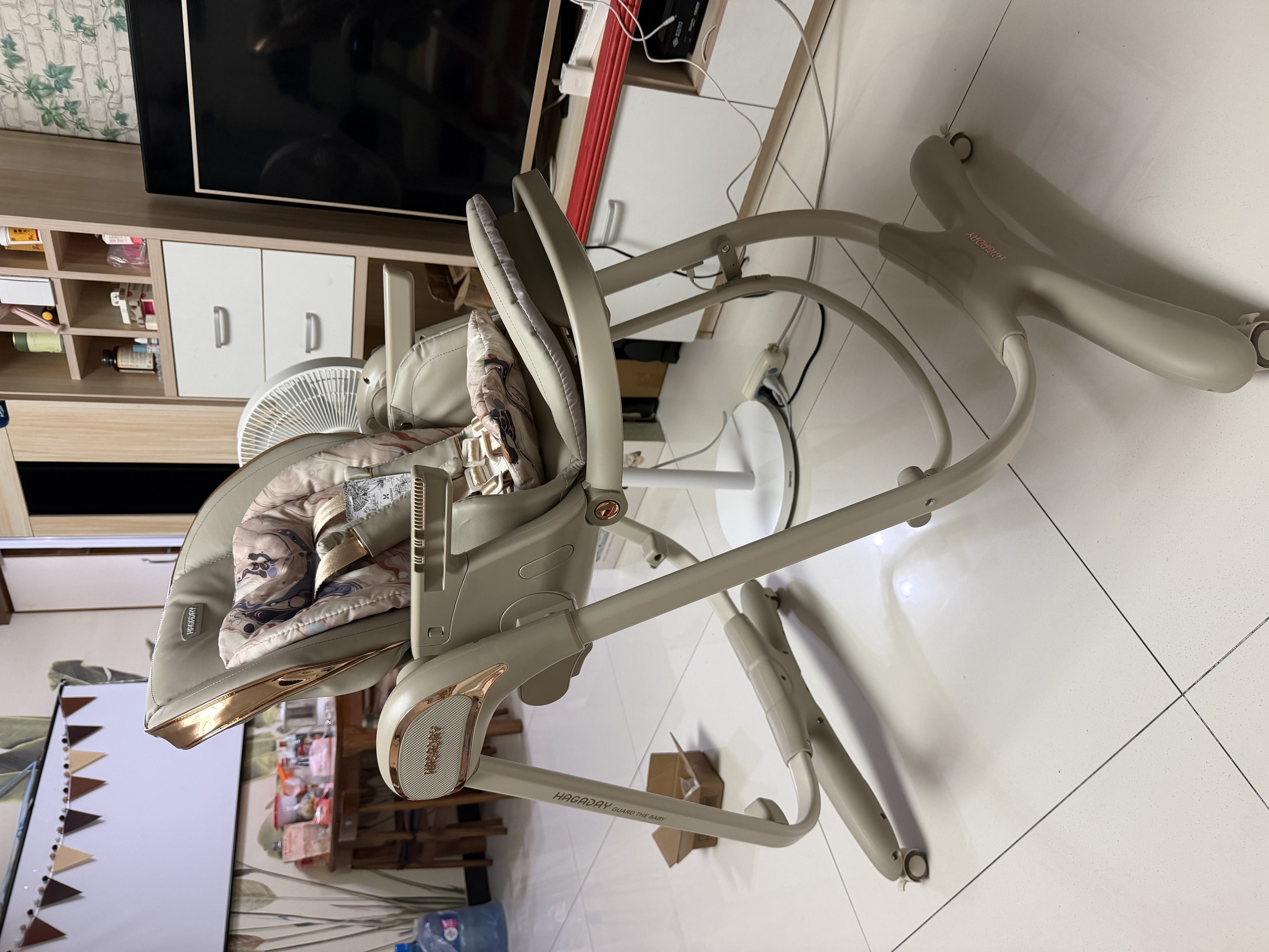 哈卡达宝宝摇椅餐椅可折叠免安装电动可躺智能哄睡儿童古兰凰二合一 实拍图
