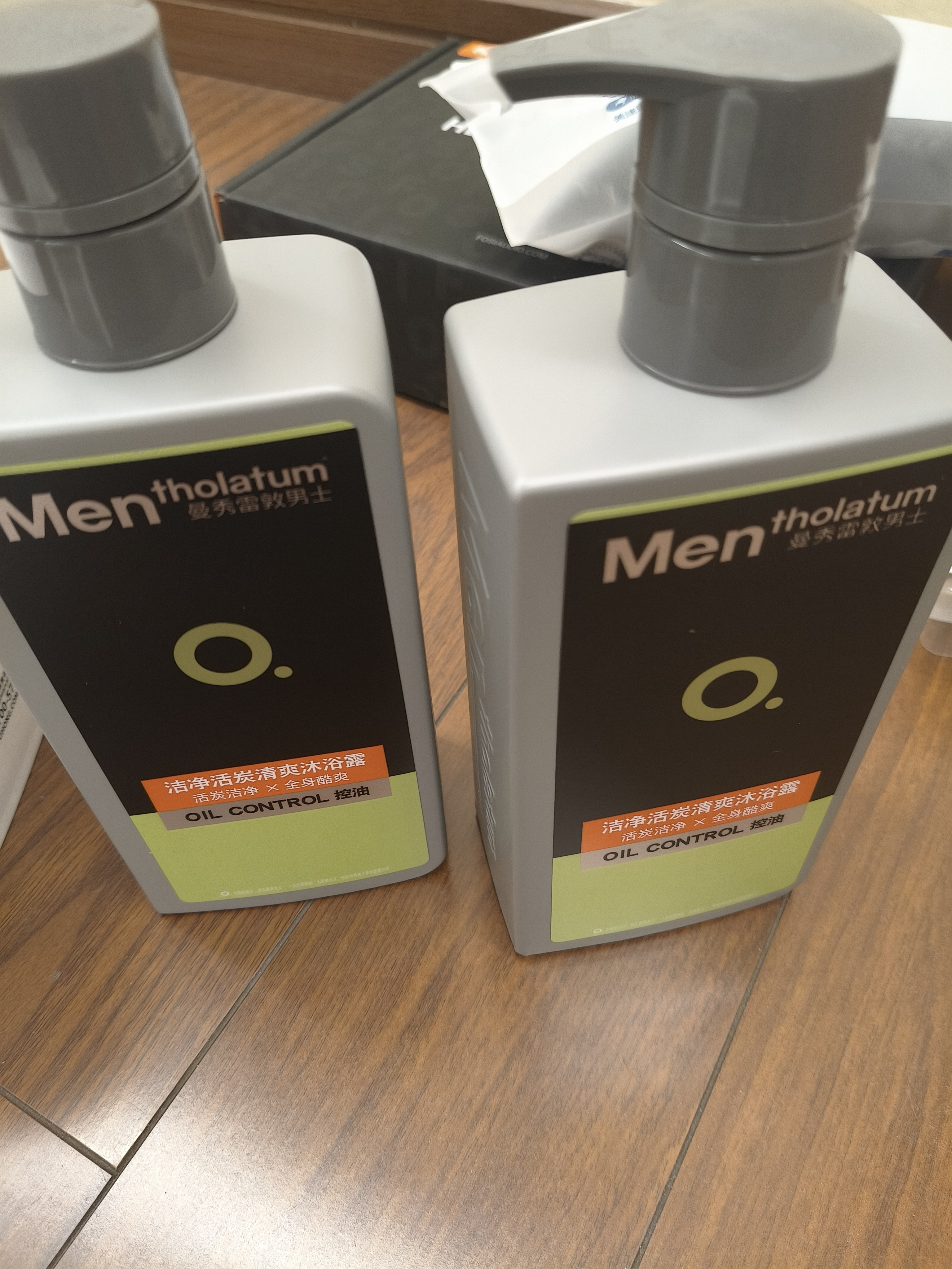 曼秀雷敦男士天然活炭沐浴露500ml*2 持久留香24h深层控油清洁送男友 实拍图