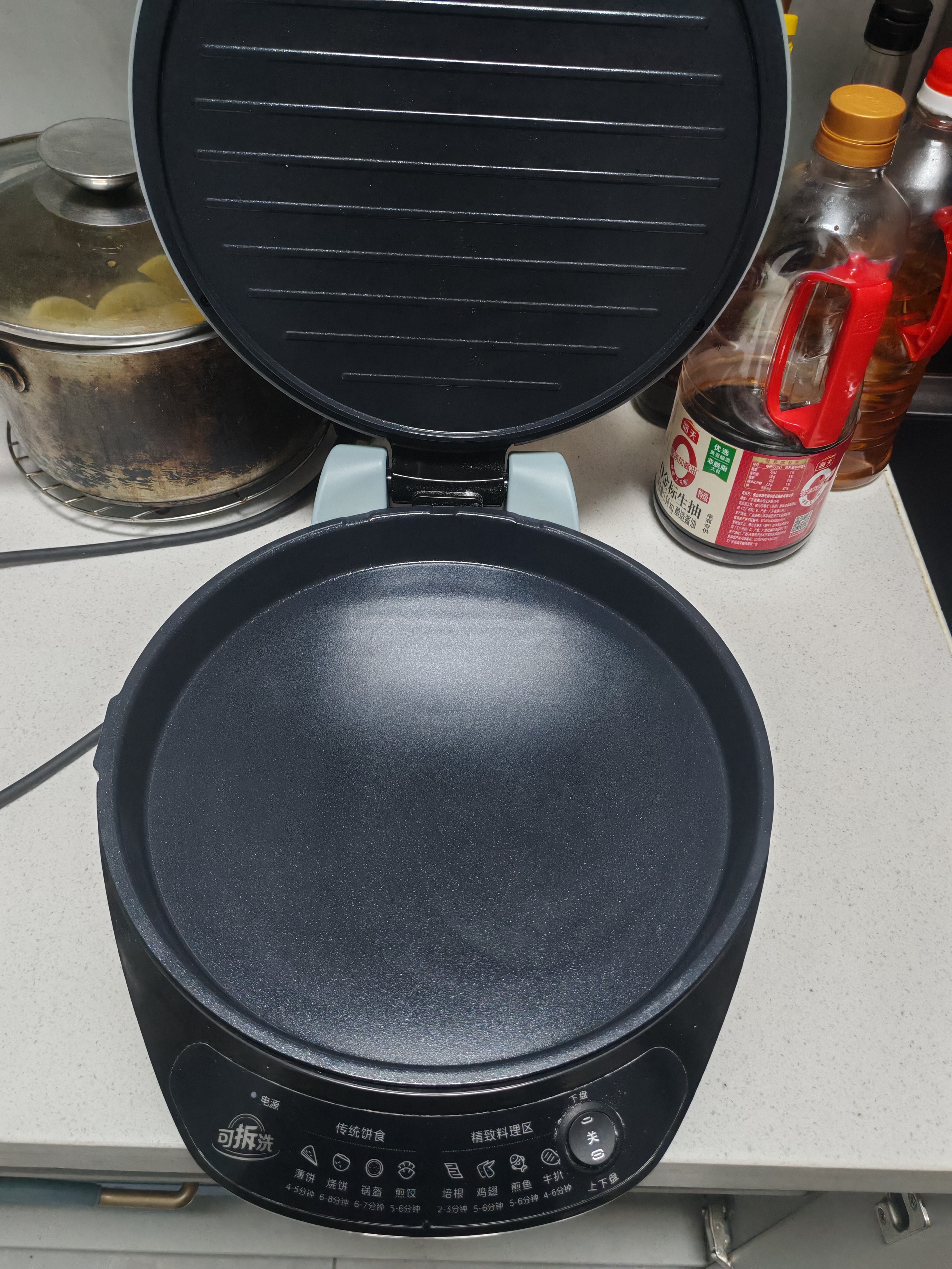 美的（Midea）电饼铛 家用电饼档 双面加热煎烤机烤肉烙饼锅 0氟钛陶瓷三明治机早餐机 下盘可拆电煎锅JKE3067Ti 实拍图