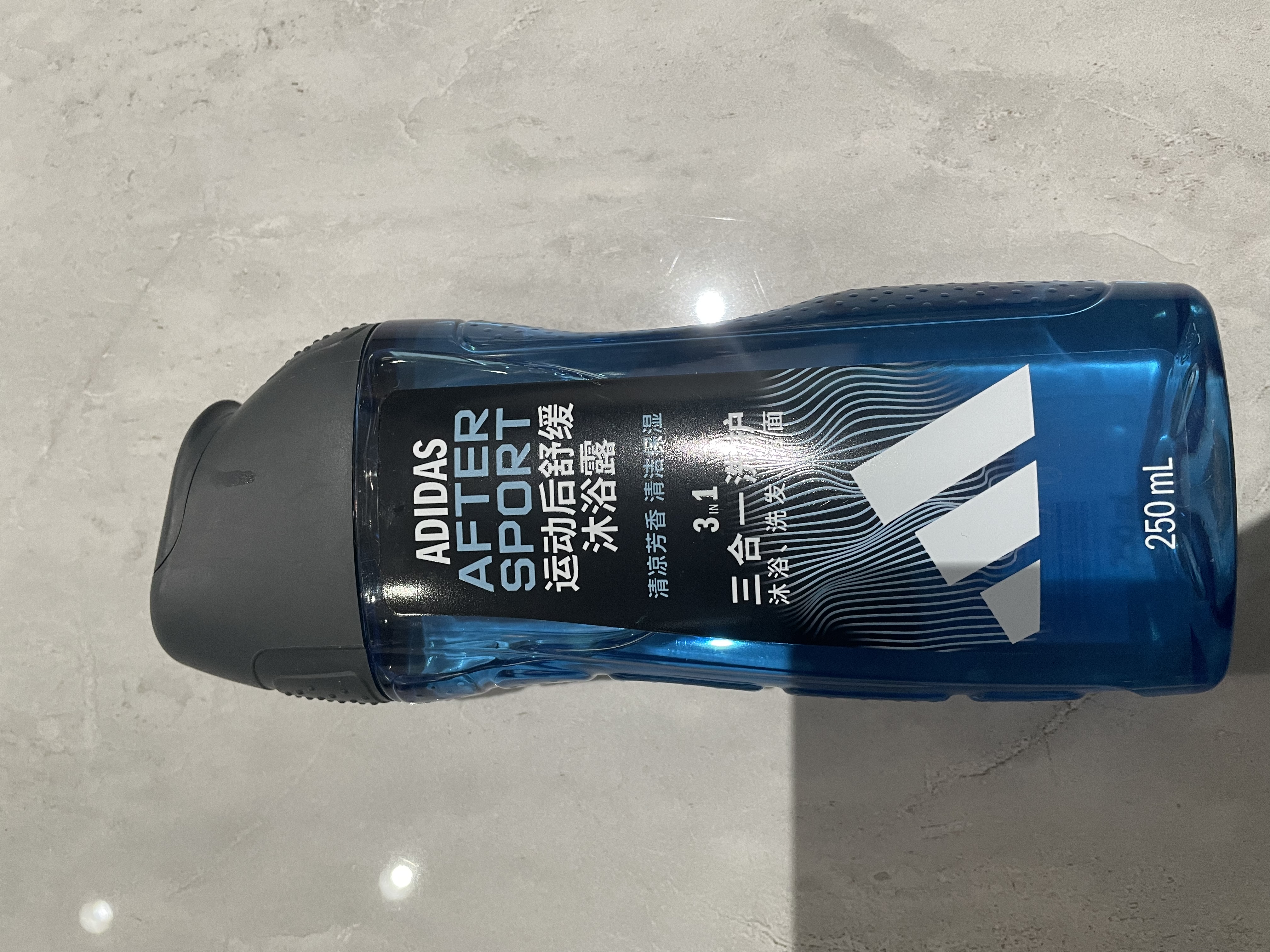 阿迪达斯（adidas）沐浴露男士专用洗发水洗面奶三效合一游泳去氯小瓶旅行装250ml 实拍图