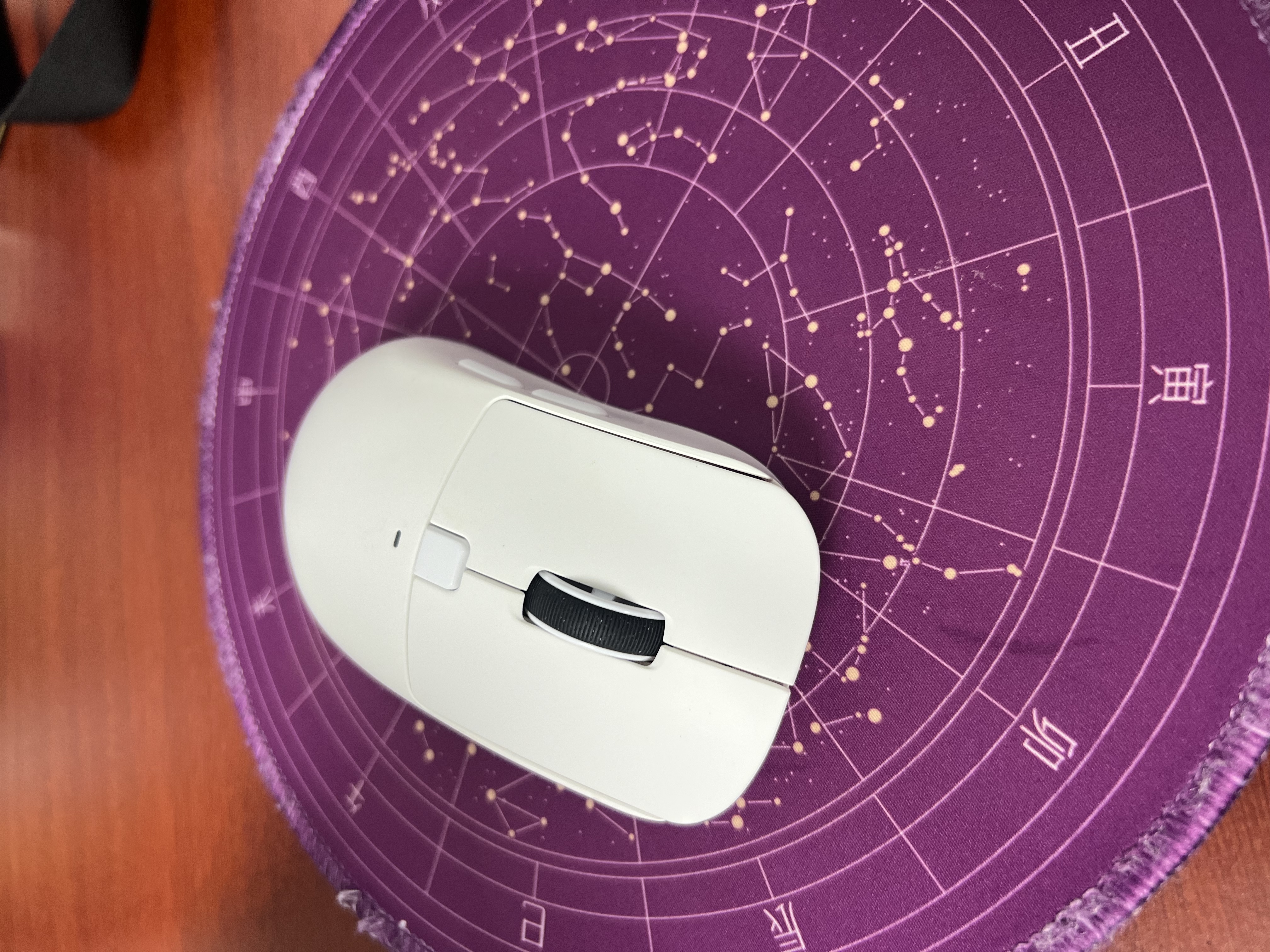 京东京造M7星闪三模鼠标 无线鼠标办公高端 有线/蓝牙/2.4G/星闪 轻量化电竞游戏适配人体工学Win系统 白色 实拍图