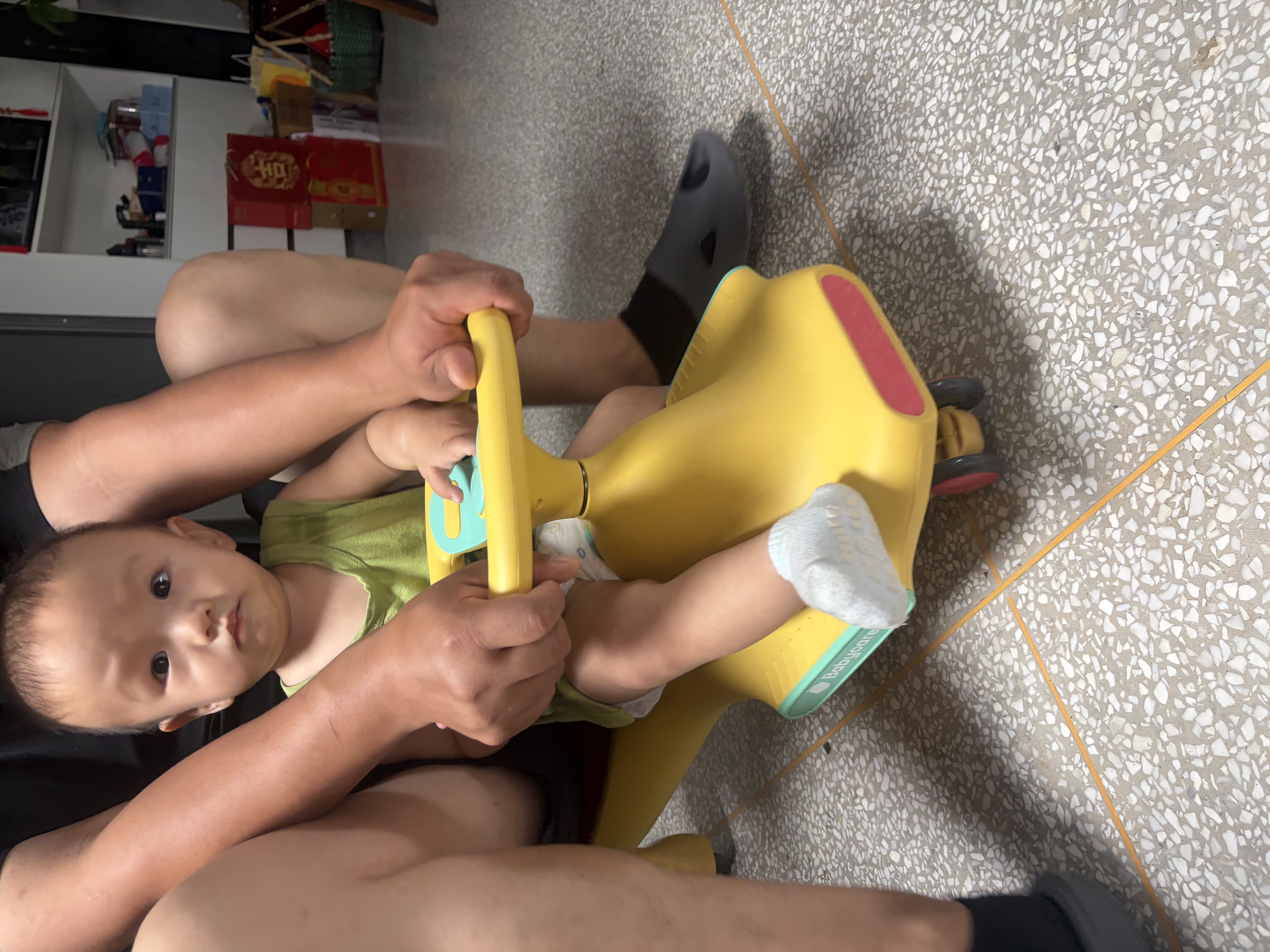 babycare儿童扭扭车防侧翻玩具溜溜车大人可坐宝宝礼物3-6岁 洛克黄无音乐 实拍图