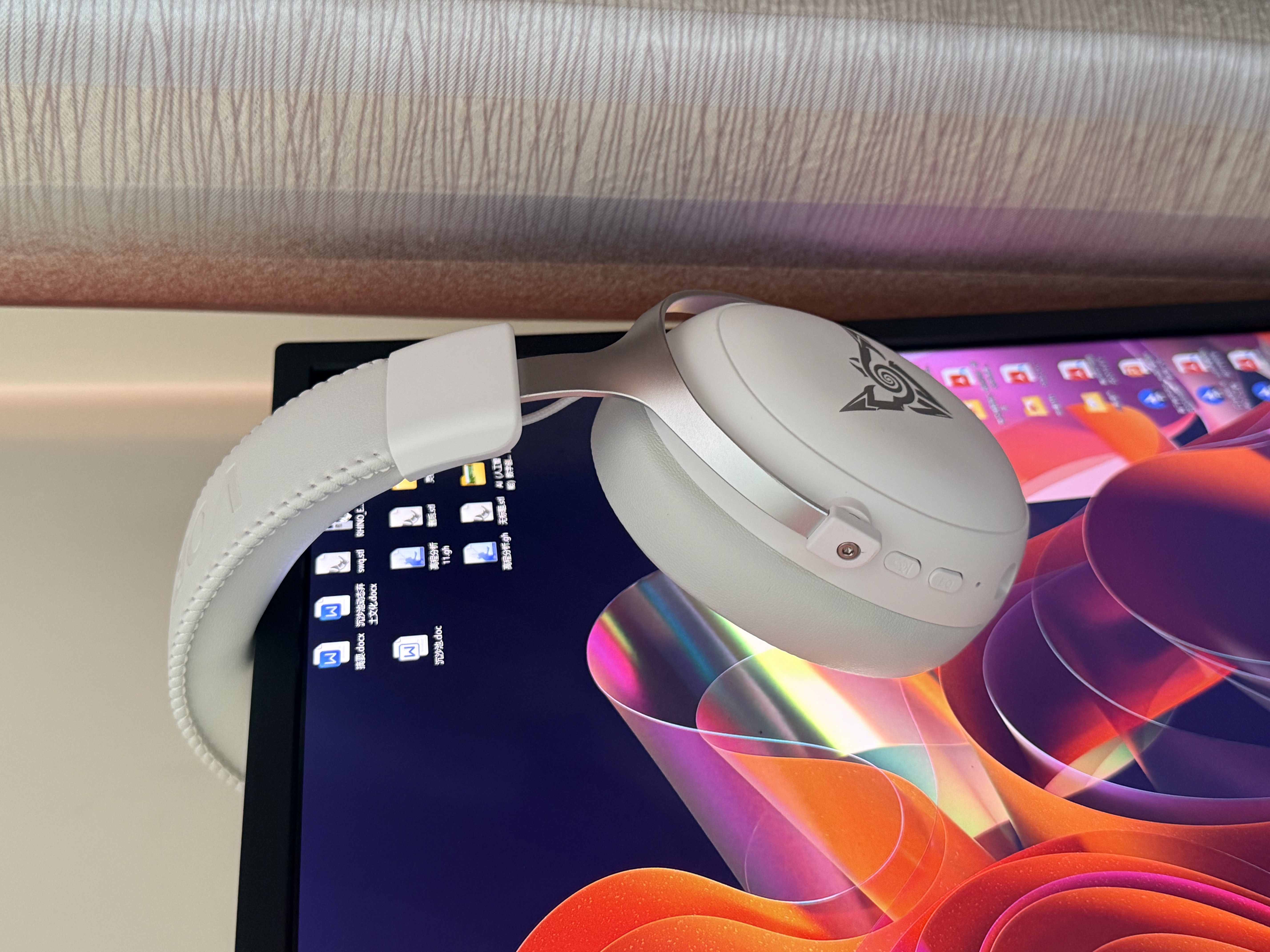 Viken【电竞赛事专用丨FPS特调音效】游戏耳机头戴式蓝牙无线2.4G四模三角洲听声辨位吃鸡台式电脑有线 实拍图