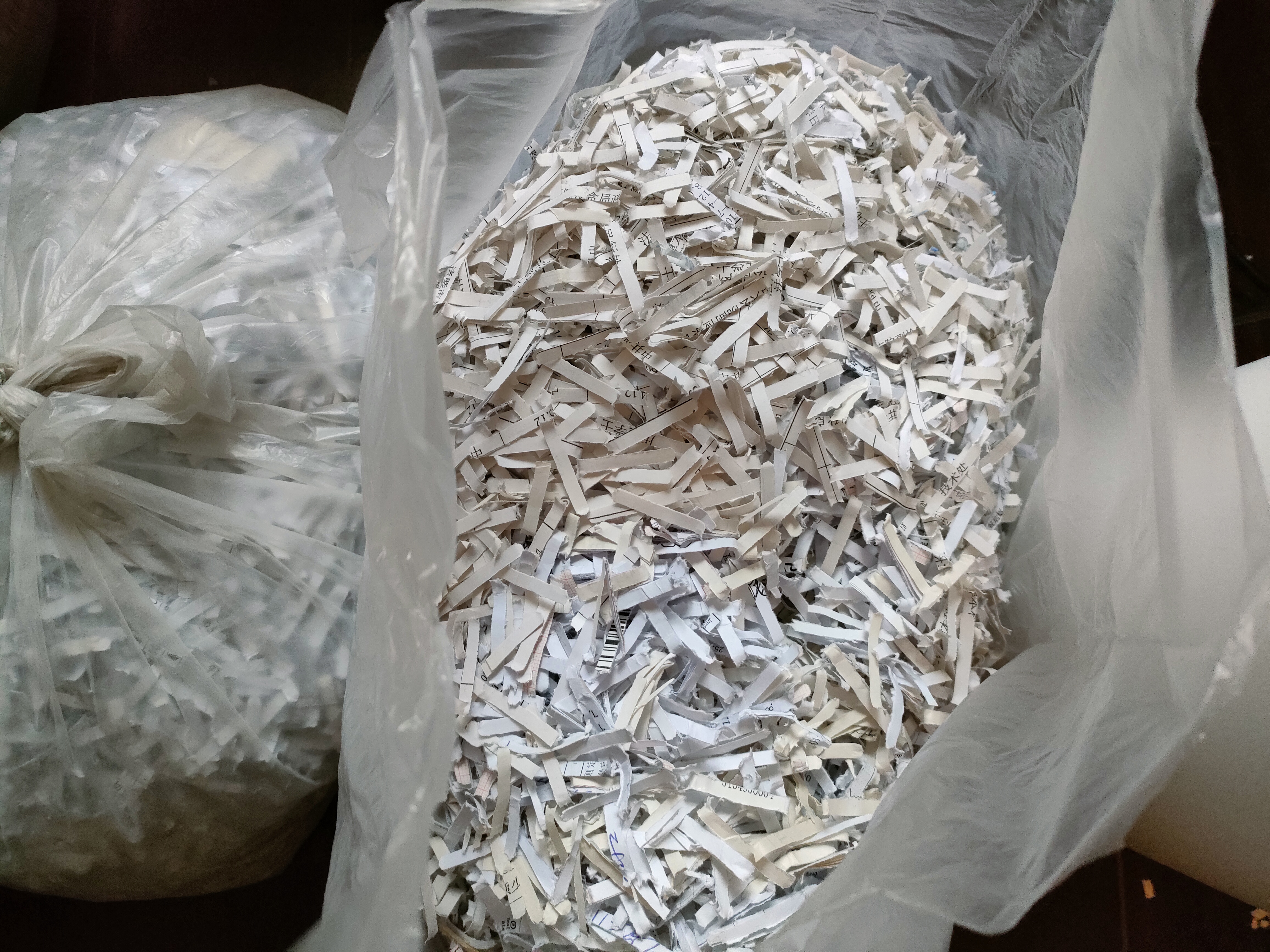 得力碎纸机4级保密办公家用商务小型低噪音碎纸机粉碎机 单次6张连碎5分钟15L可碎钉碎卡 G10 实拍图
