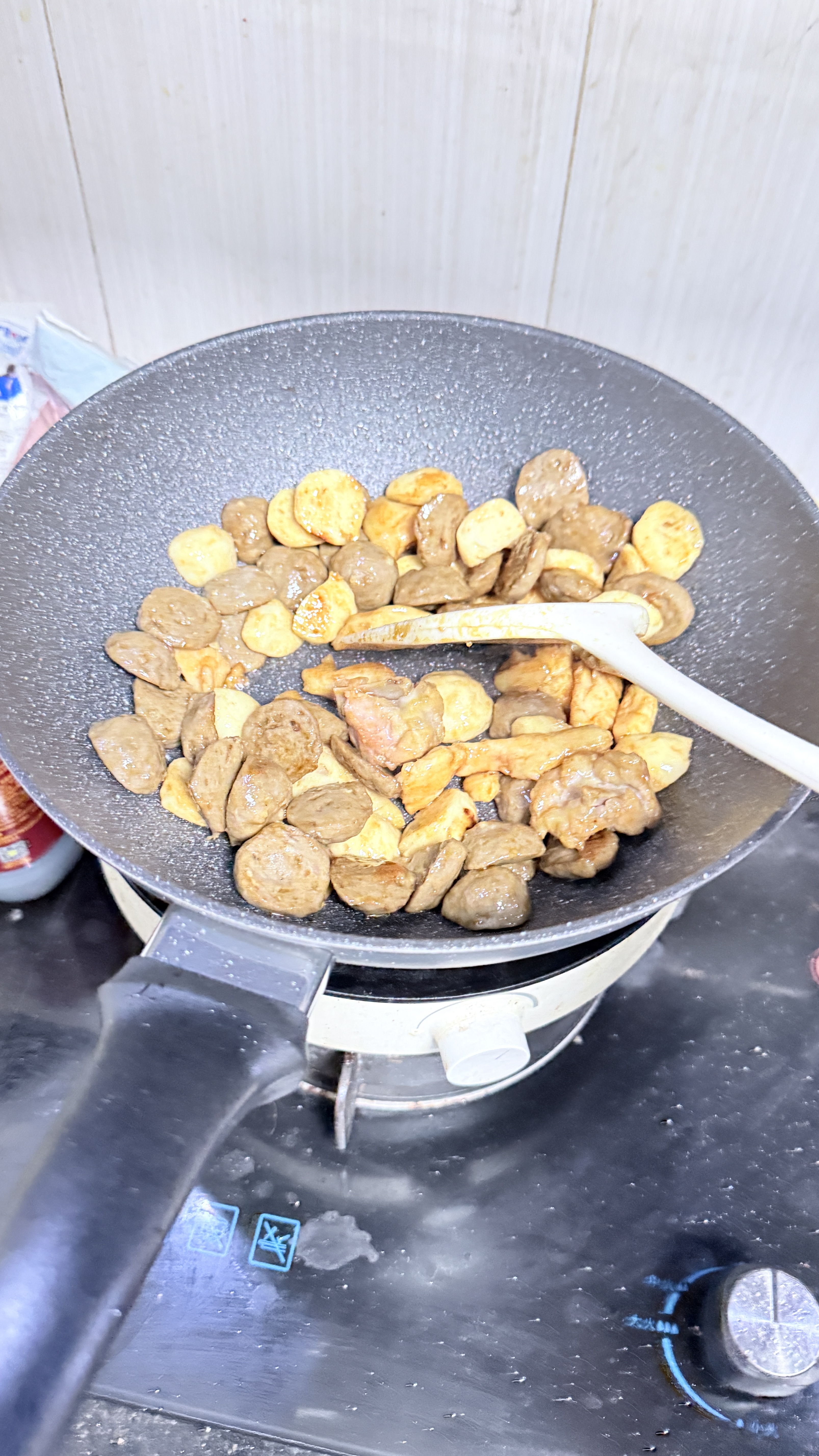 爱仕达（ASD）炒锅麦饭石色不粘平底轻量炒菜锅燃气电磁炉通用28cmCL28S31WG 实拍图