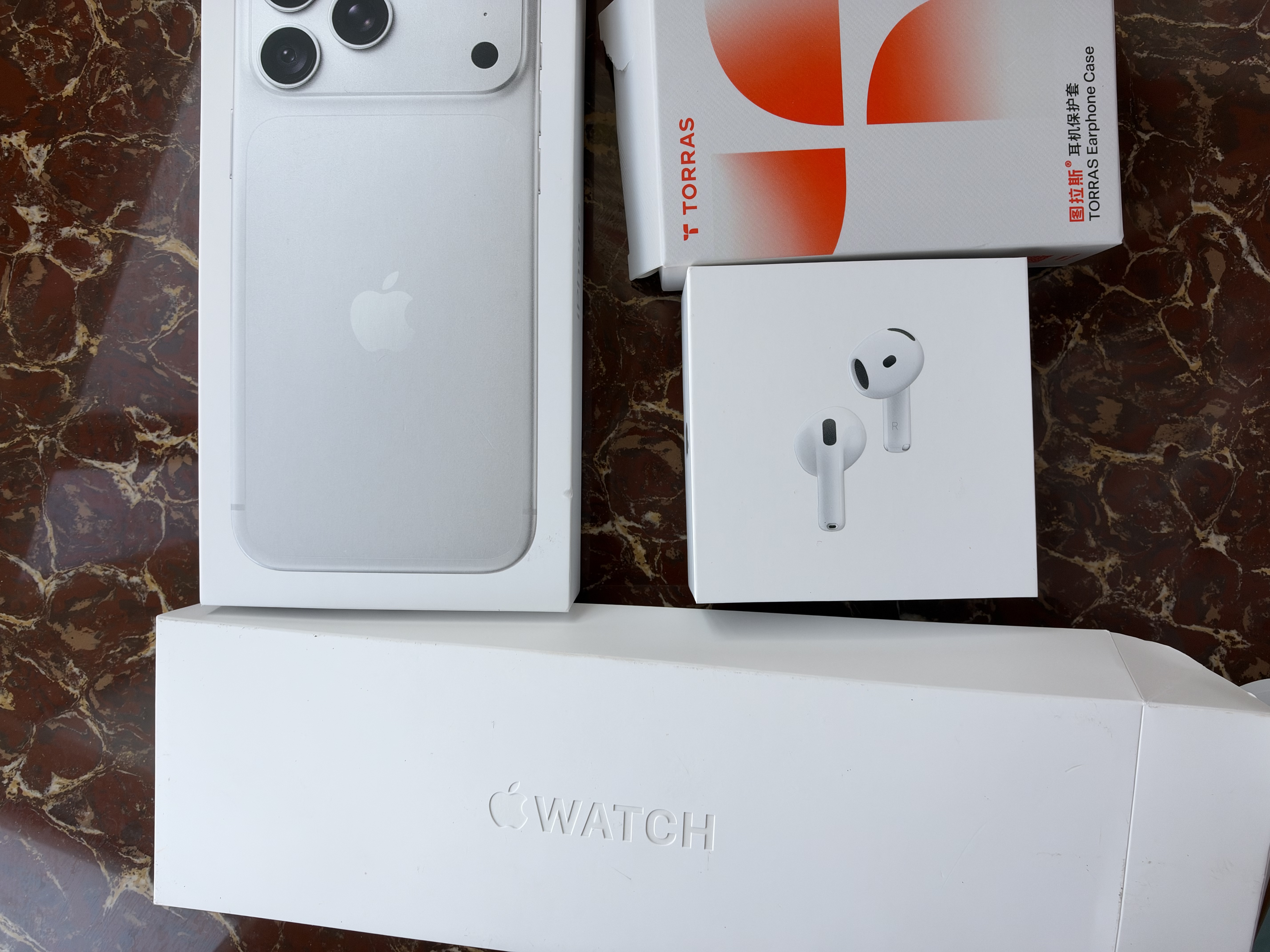 Apple/苹果/苹果 Watch S11 智能手表GPS款42毫米深空灰色铝金属表壳黑色运动型表带M/L MEUH4CH/B 实拍图