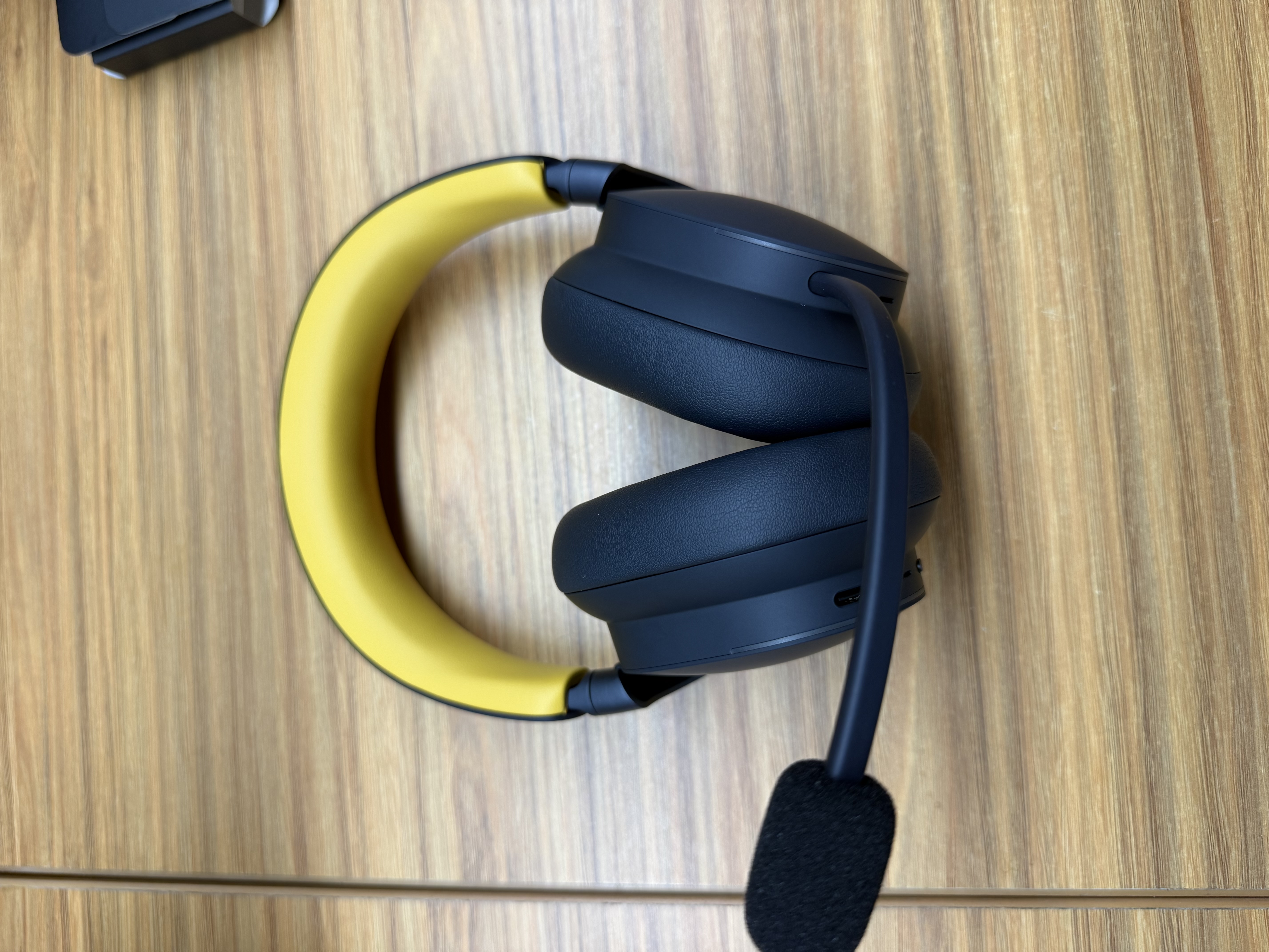 vivo iQOO 头戴电竞耳机 超低延迟四模连接 跨端空间音频 Monster Sound电竞音效 头戴耳机 蓝牙耳机 实拍图