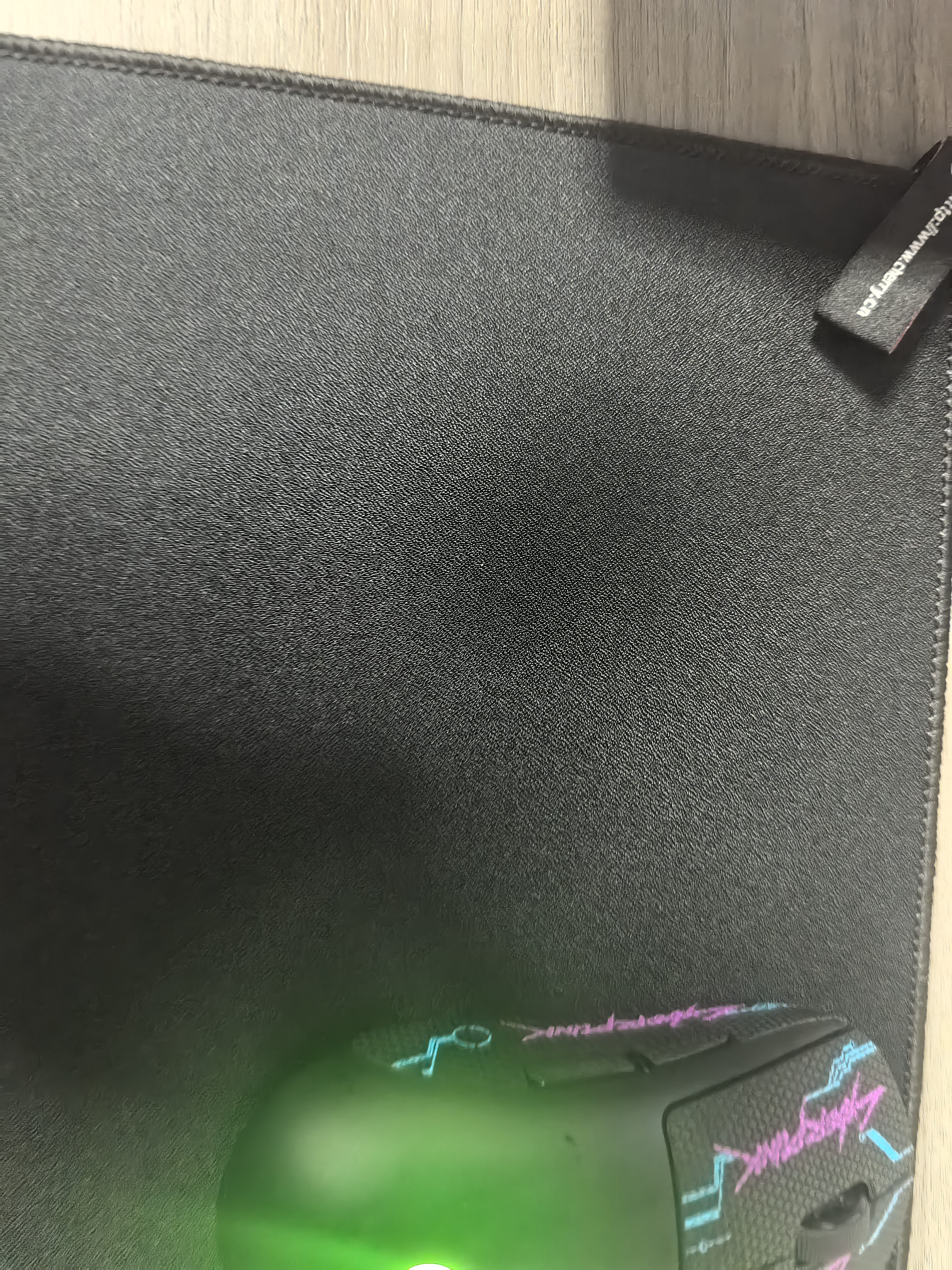 CHERRY樱桃 鼠标垫中号 办公桌垫 键盘垫 游戏鼠标垫 高密纤维顺滑鼠标垫 黑色细面 360*280*4mm 实拍图