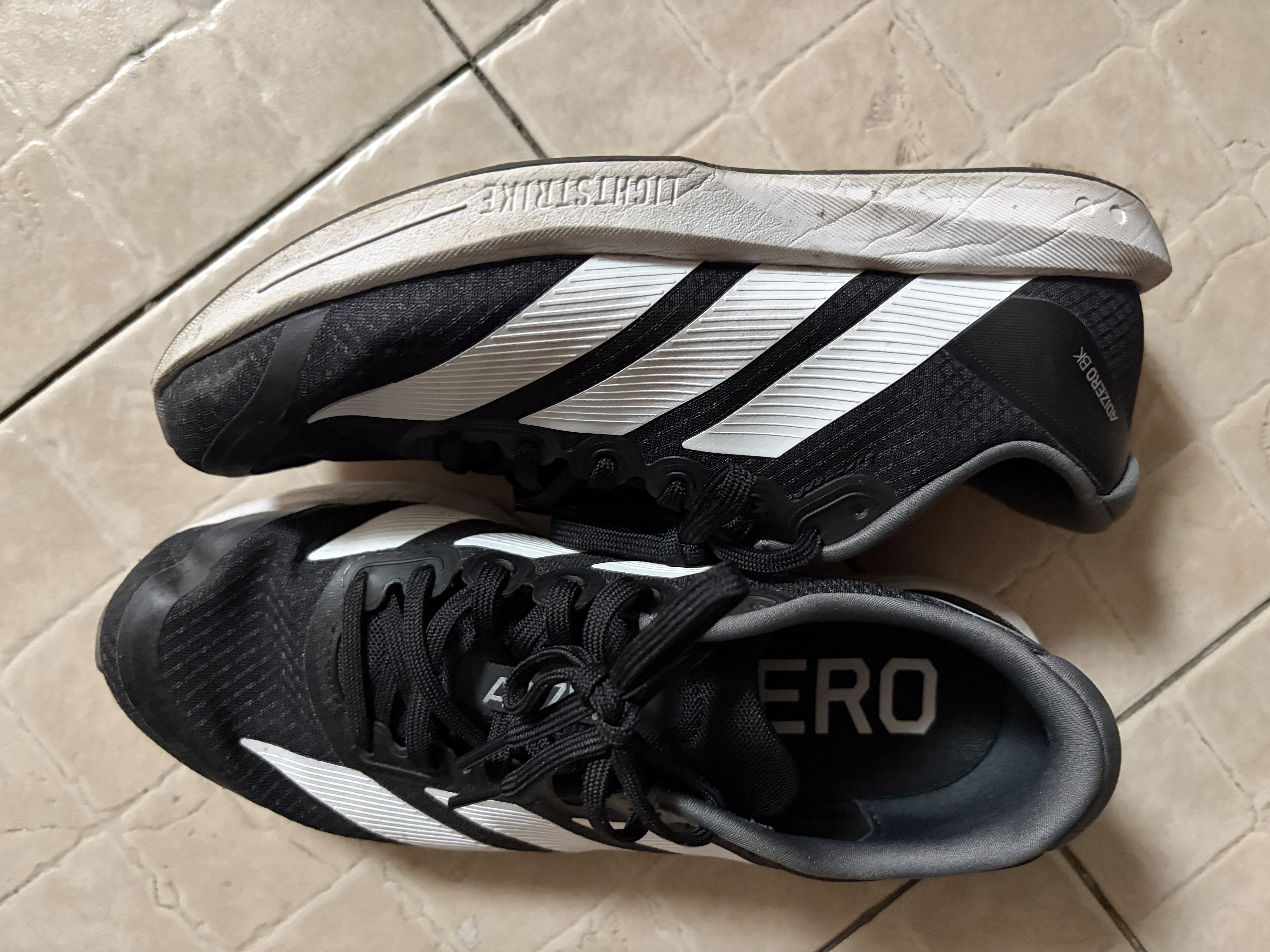 阿迪达斯男鞋 ADIZERO BK 轻便透气缓震竞速跑步运动鞋 JP6528 41  实拍图