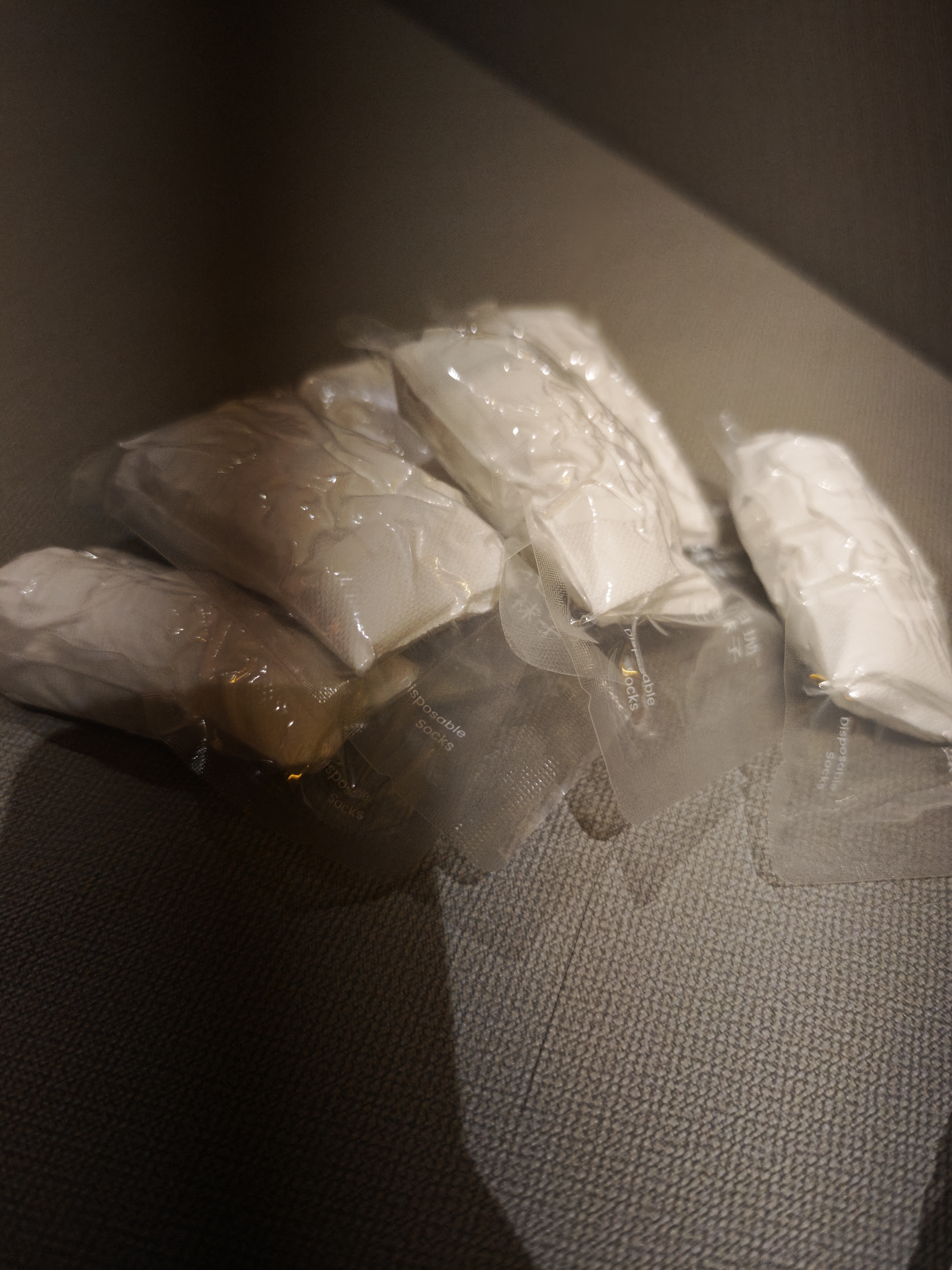 蕉趣（BANANA TRIP）一次性袜子男士中筒10A抗菌四季日抛棉袜真空压缩 白色6双独立装 实拍图