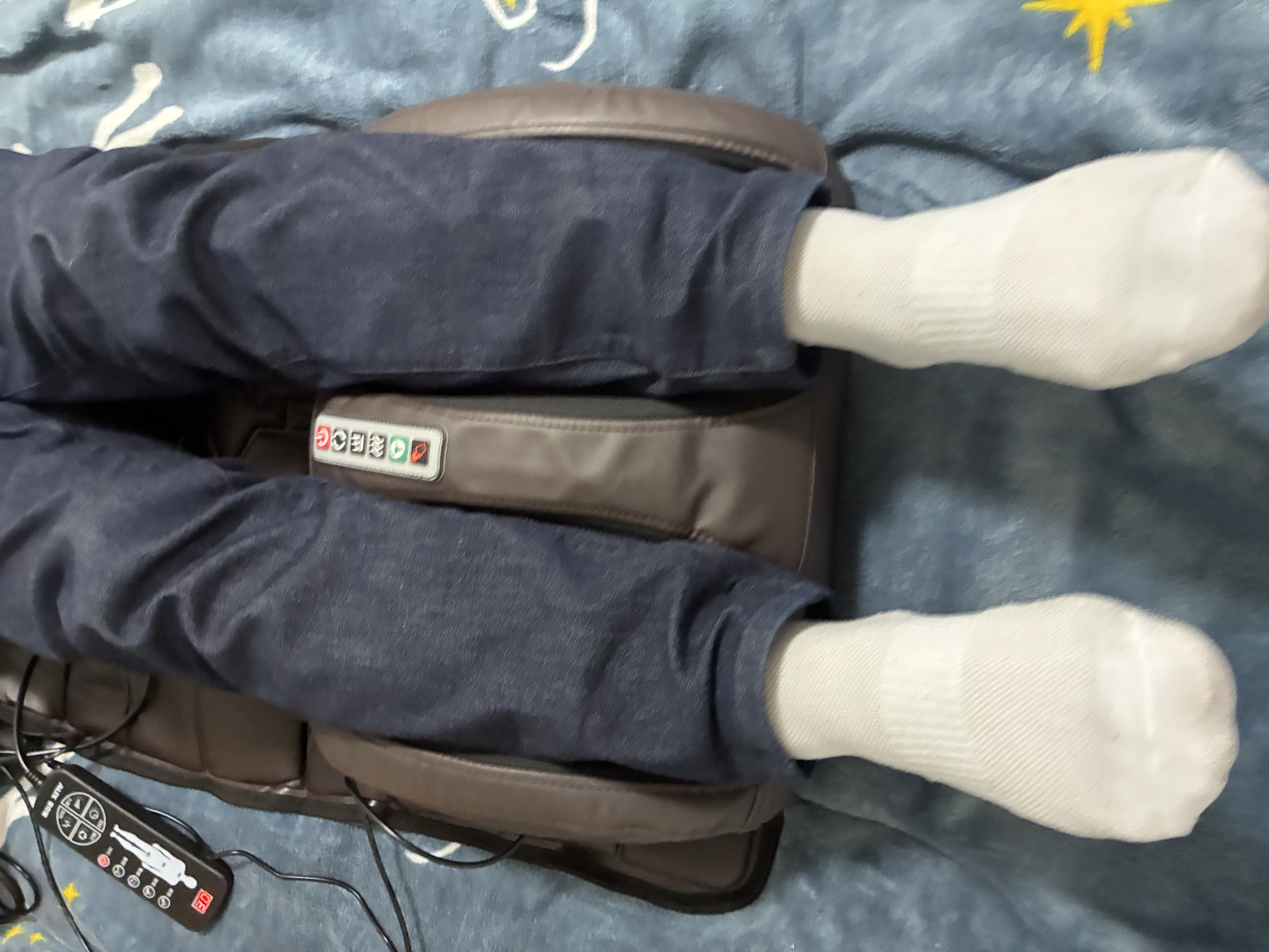 奥克斯（AUX）全自动揉捏按摩垫全身躺床靠垫多功能颈椎按摩仪椅按摩器肩颈腰背腿中秋礼品盒送父母生日礼物实用 尊耀皮Pro【148头按摩+6盘腿足宝+电动腰托】 实拍图