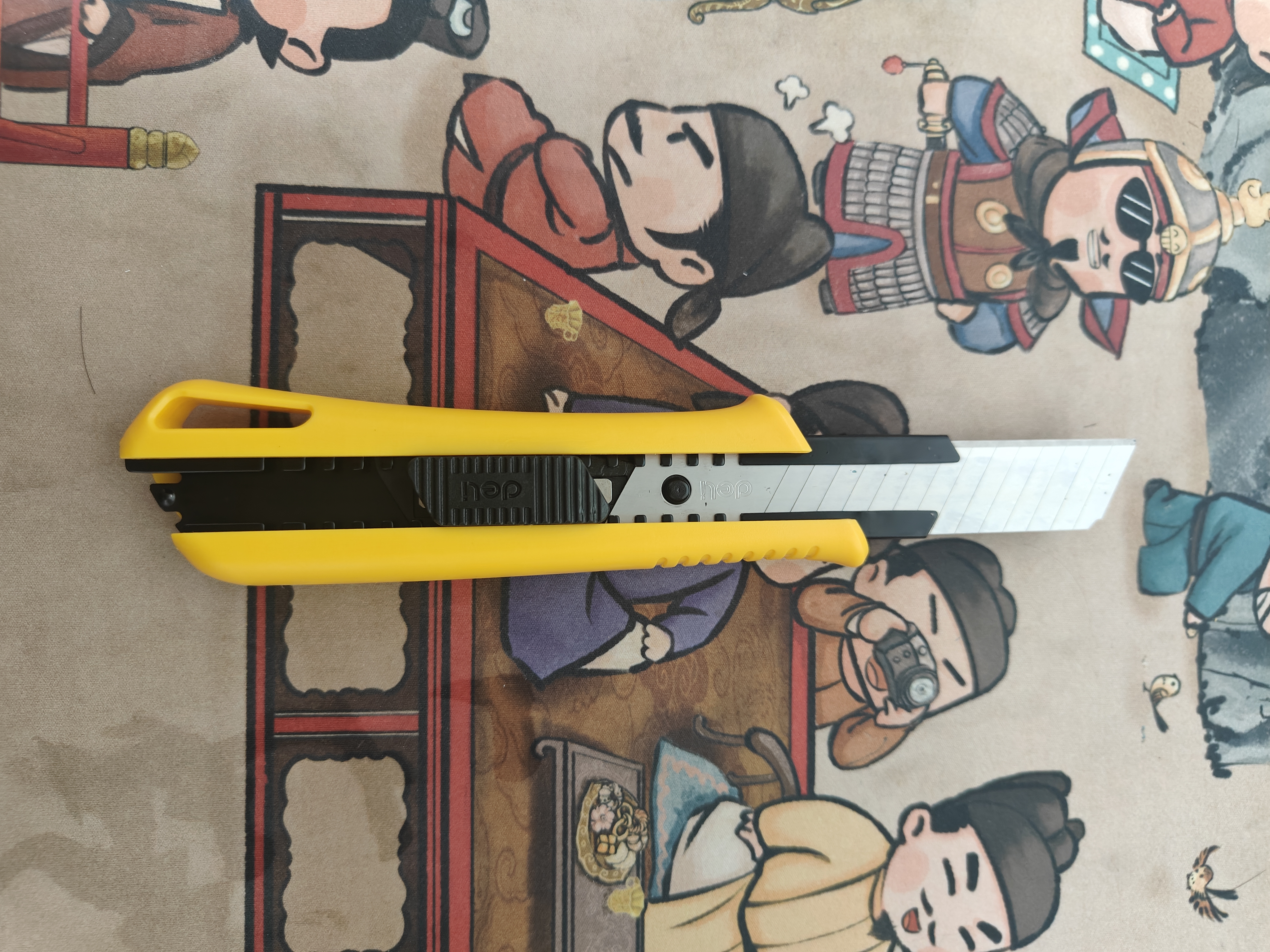 得力（deli）美工刀壁纸刀重型自锁铝合金美工快递刀裁纸刀地毯刀折叠刀雕刻刀 实拍图