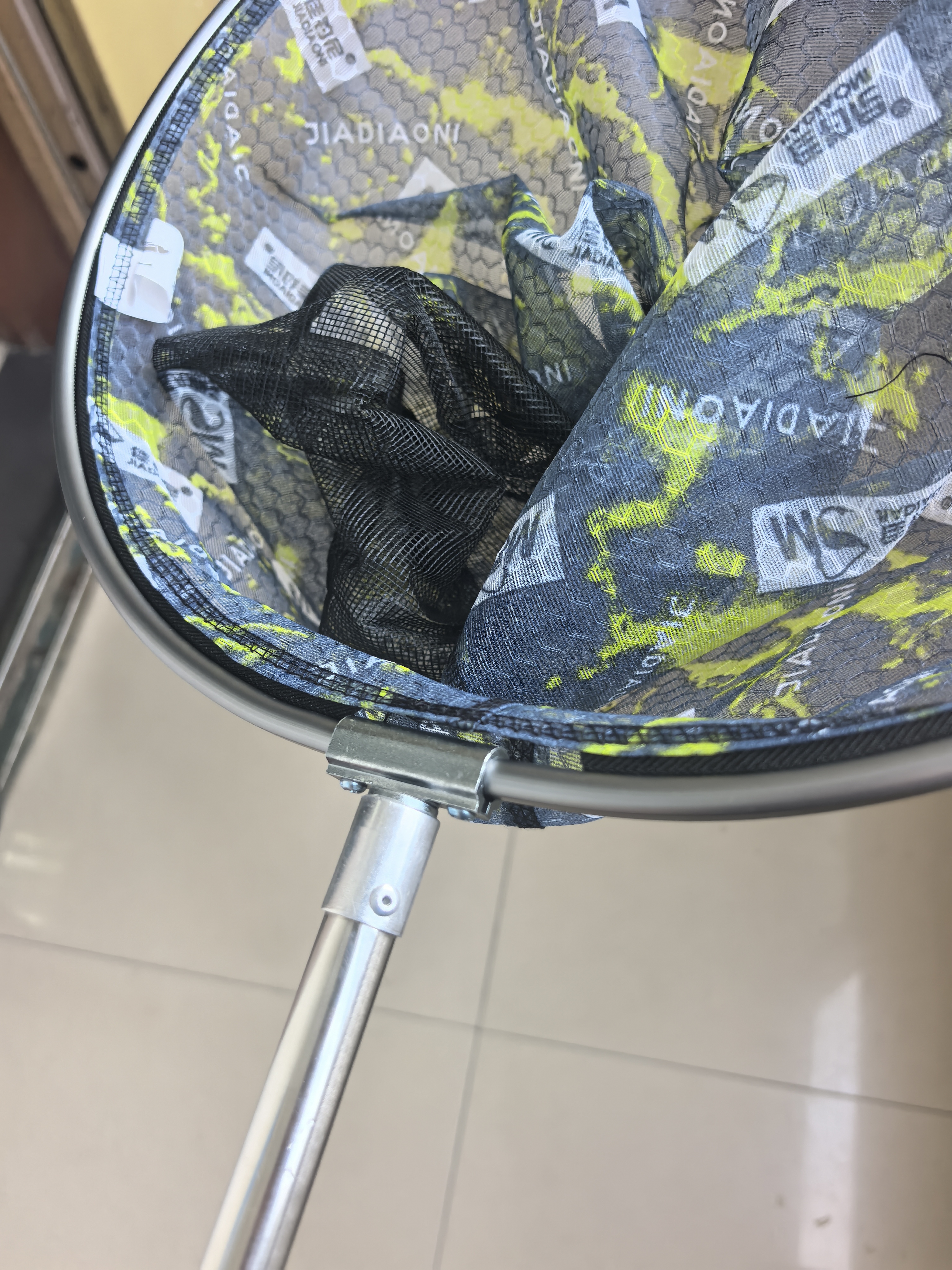 佳钓尼（JIADIAONI）抄网头不挂钩超轻铝合金钓鱼抄鱼网兜一体成型 40cm 实拍图
