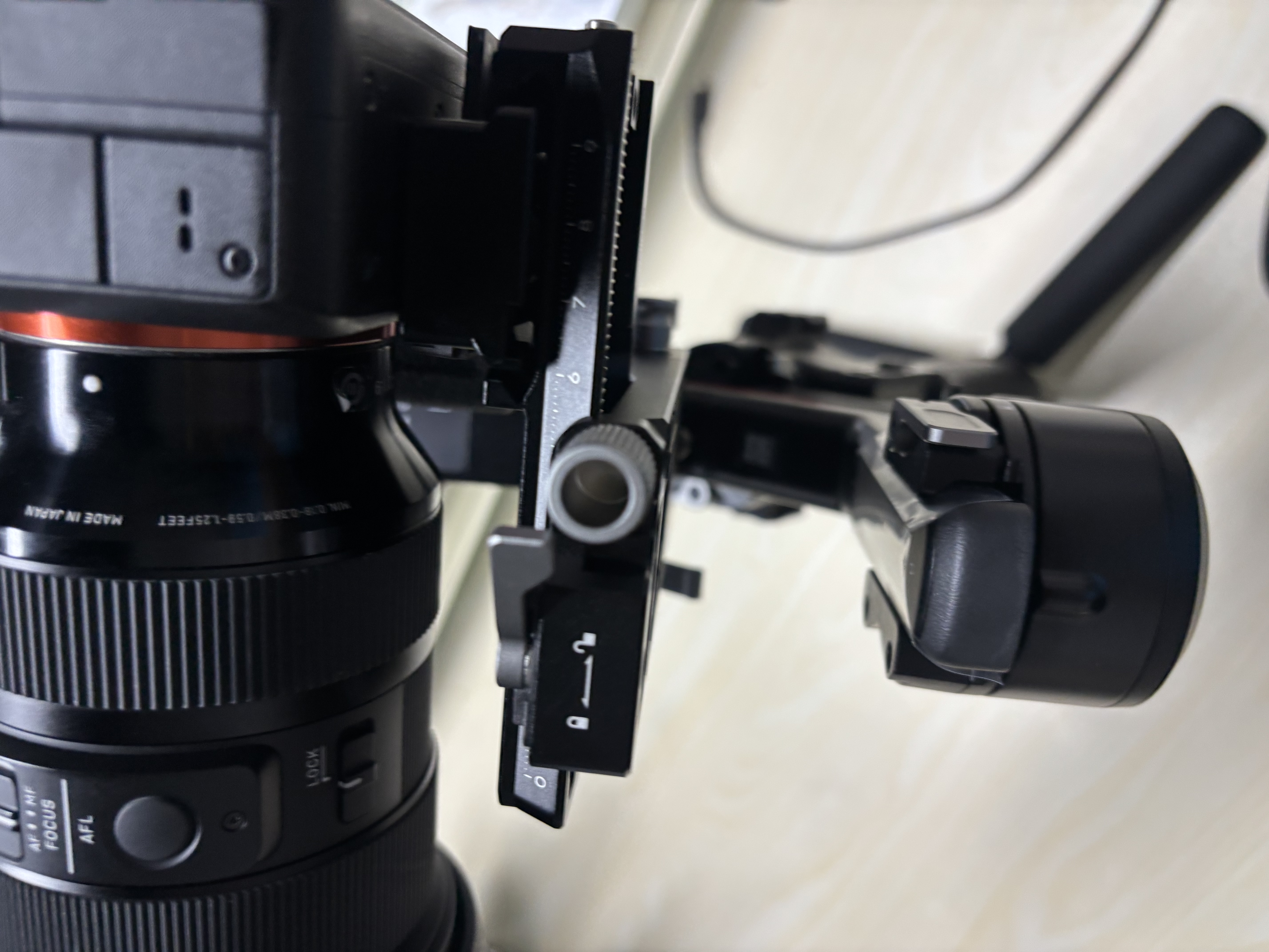 大疆 DJI RS 4 如影手持云台稳定器 三轴防抖专业手持拍摄稳定器3千克负载单反微单云台 实拍图