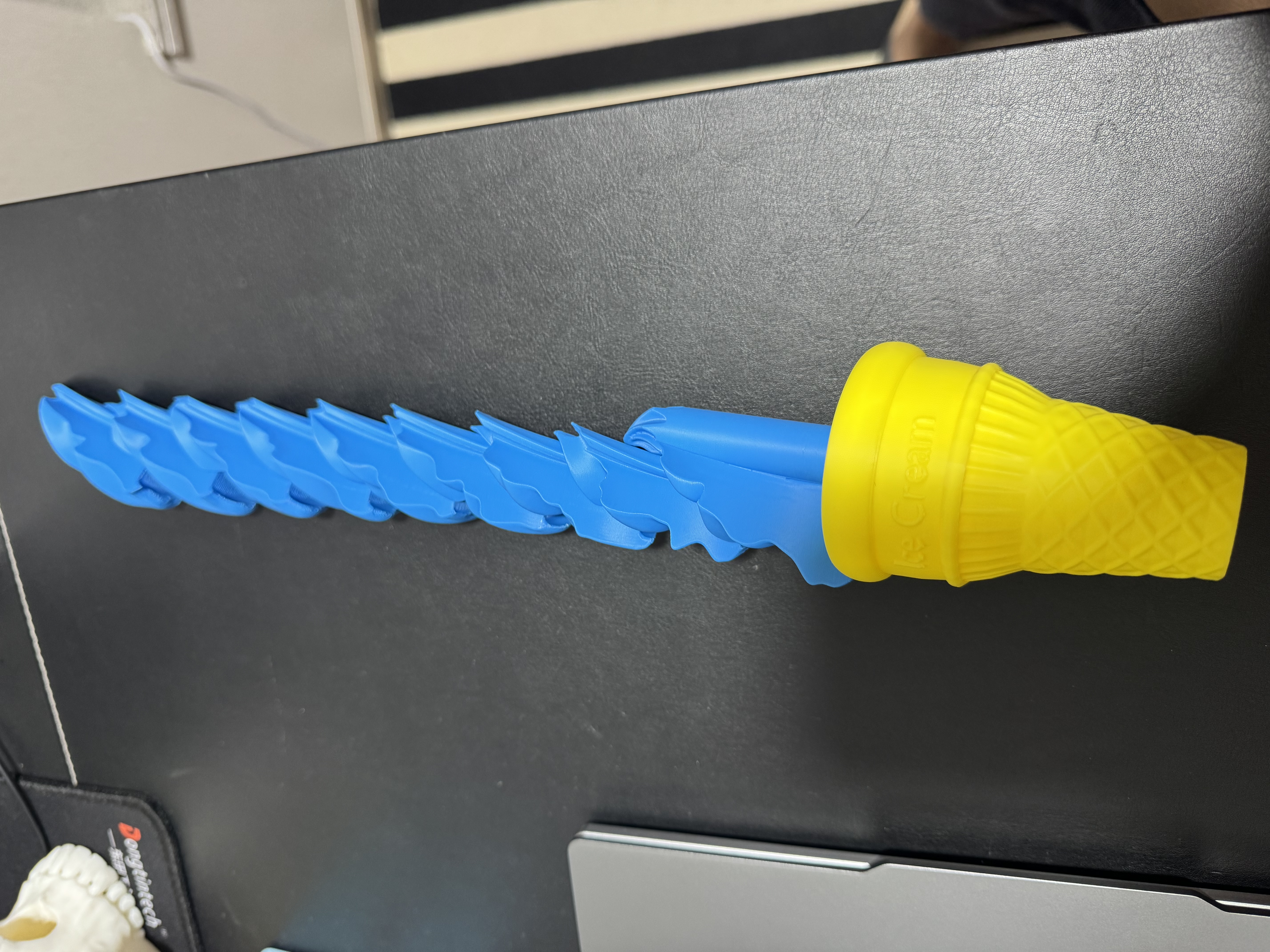 拓竹PLA Basic基础 3D打印耗材 高韧性易打印 RFID智能参数识别--净重1kg 黑色10101 含料盘 实拍图