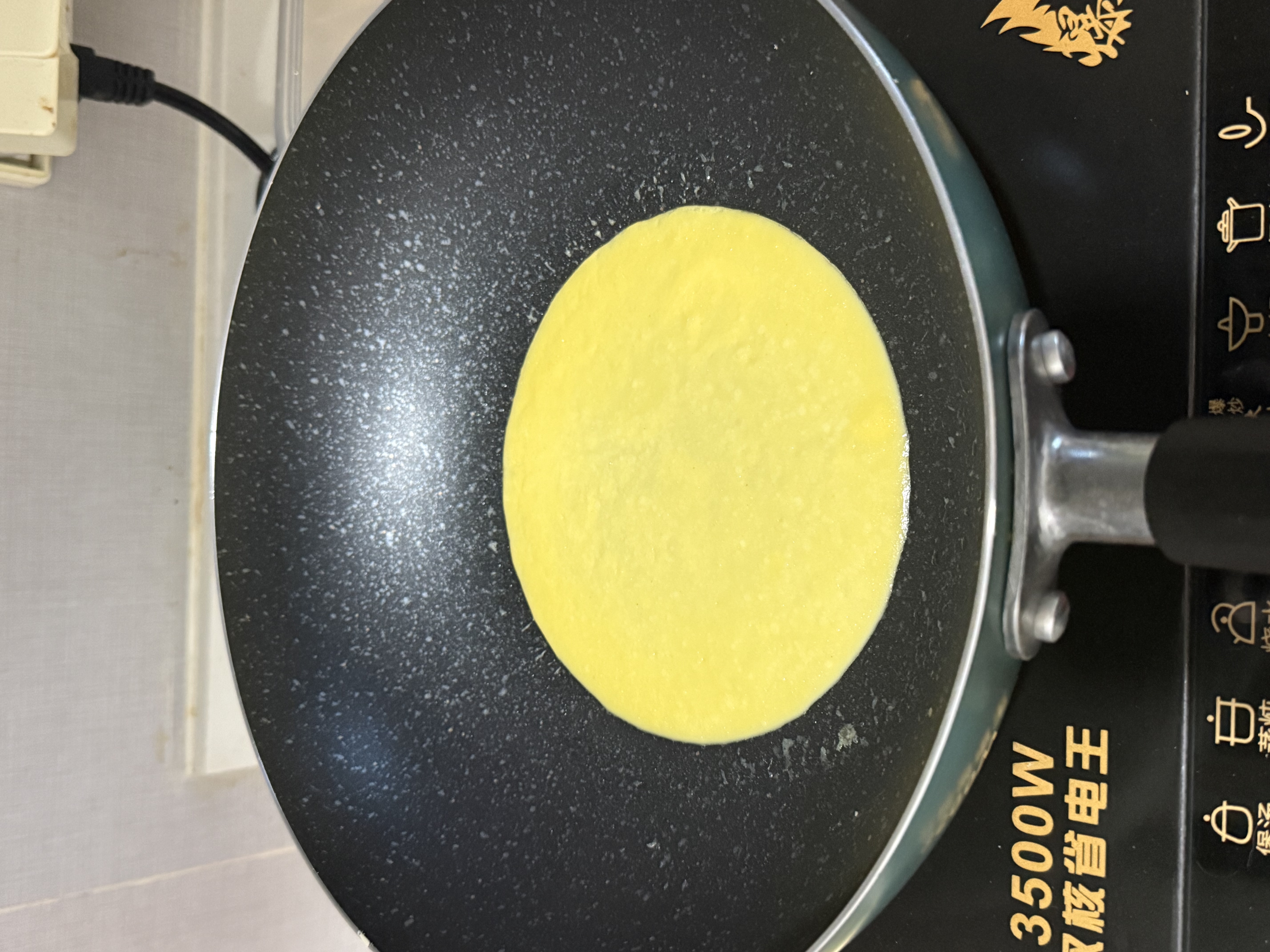 美的（Midea）家用电磁炉电陶炉电池炉2200W大功率猛火新型电磁灶一体微晶面板爆炒炒菜智能定时火锅炉MC-22MB06 实拍图