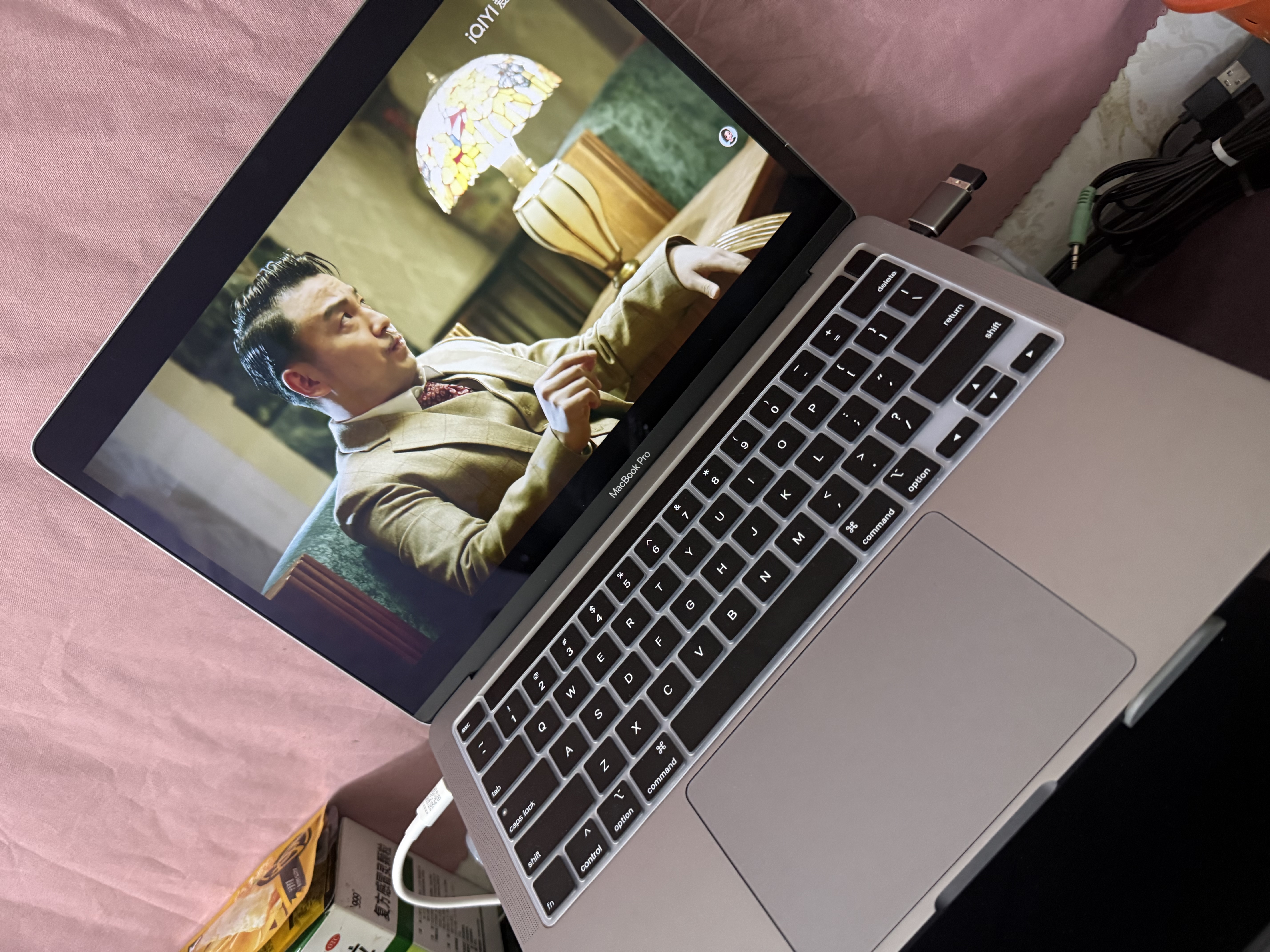 苹果（Apple） MacBook Pro/Air 二手苹果笔记本电脑 商务 办公 游戏 设计 剪辑 99新20款P42灰P72银十代16G/512G 实拍图