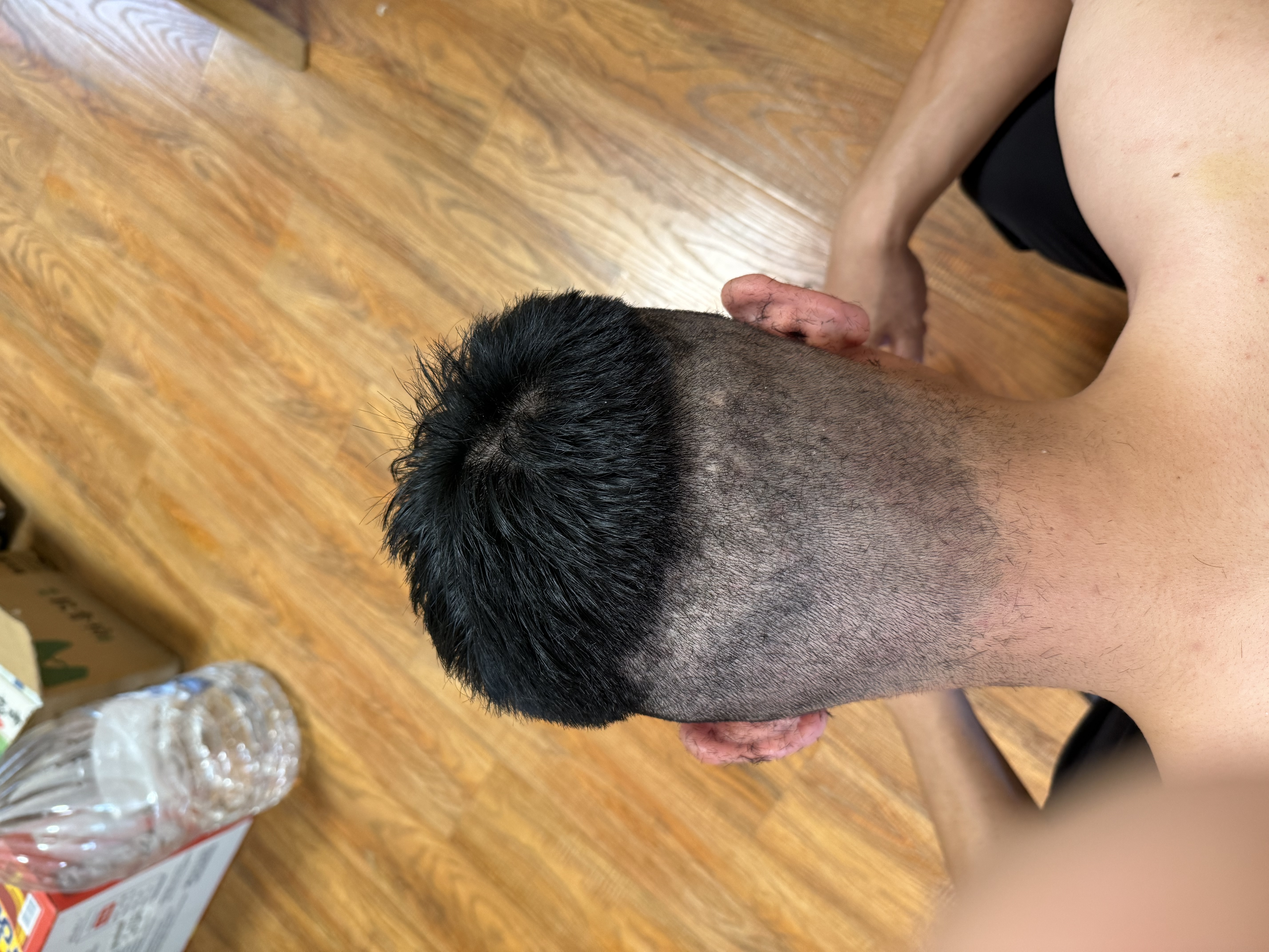 奥克斯（AUX）剃头理发器电推子成人电推剪婴儿电动剪发器家用儿童剃头刀剪头发推子剪刀理发工具套装 全家通用款【含理发礼包】 实拍图