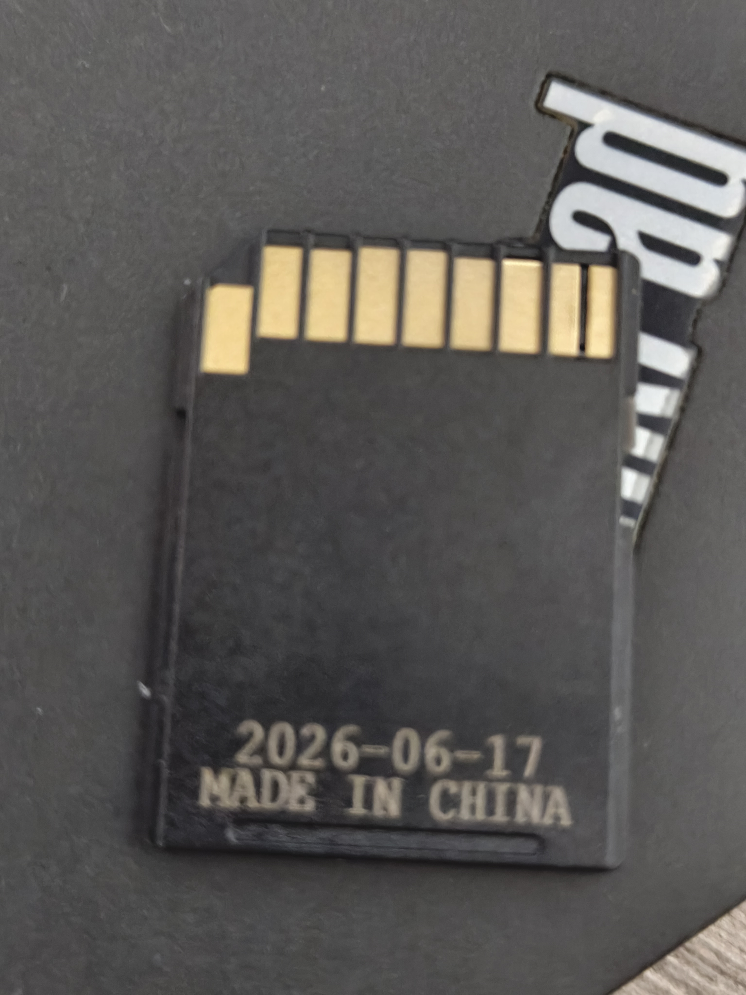 Sandisk闪迪64GB TF（MicroSD）4K内存卡 行车记录仪 监控摄像头专用 循环录制5,000小时 高耐用存储卡 实拍图