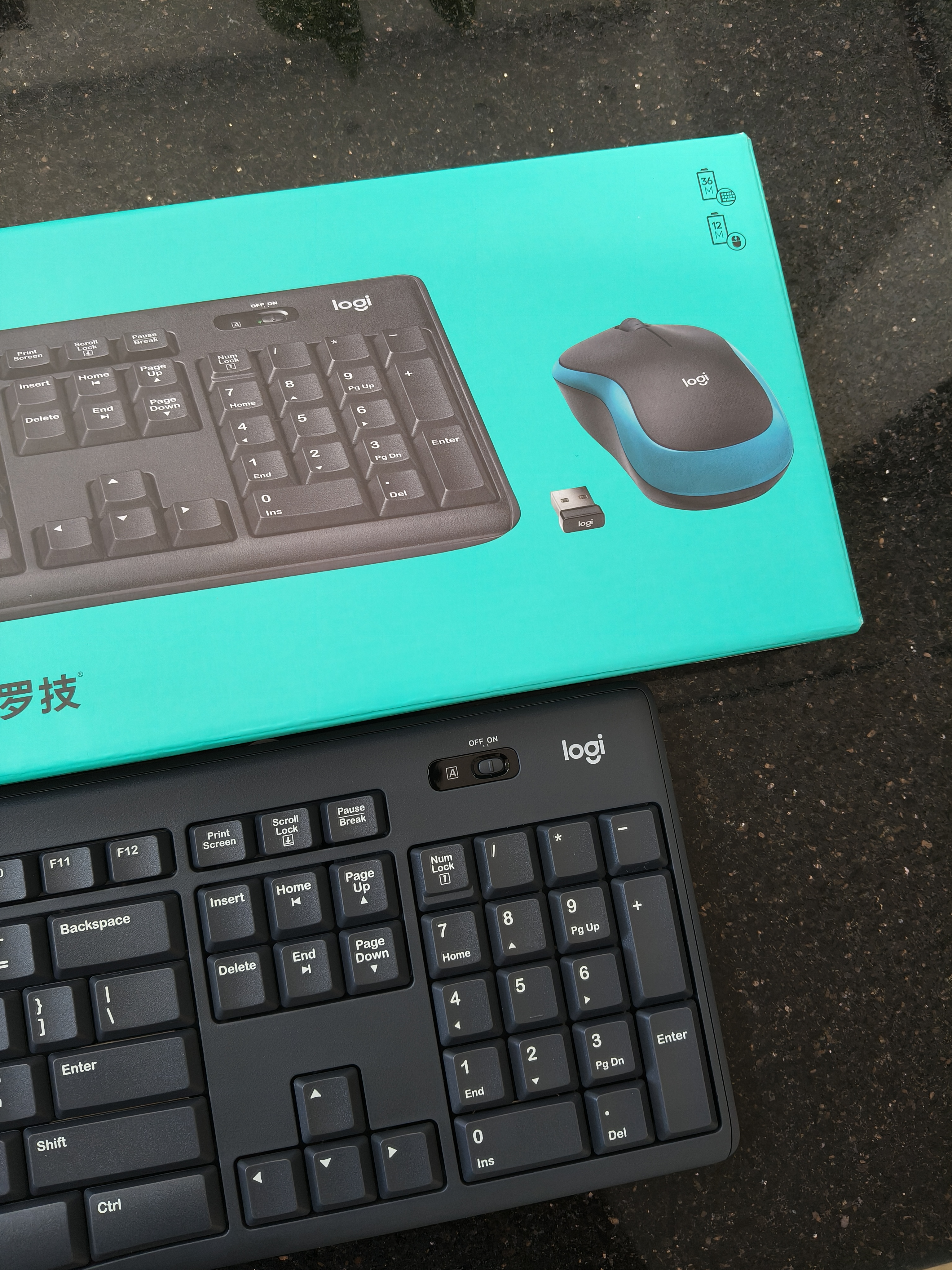 罗技（Logitech）MK275 键鼠套装 无线键鼠套装 办公键鼠套装 全尺寸 商务键鼠套装 带无线2.4G接收器 黑蓝色 实拍图