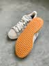 adidas 面包鞋 GRAND COURT BASE 00s休闲板鞋平底鞋男女阿迪达斯 浅灰/白色/树脂黄   41 实拍图