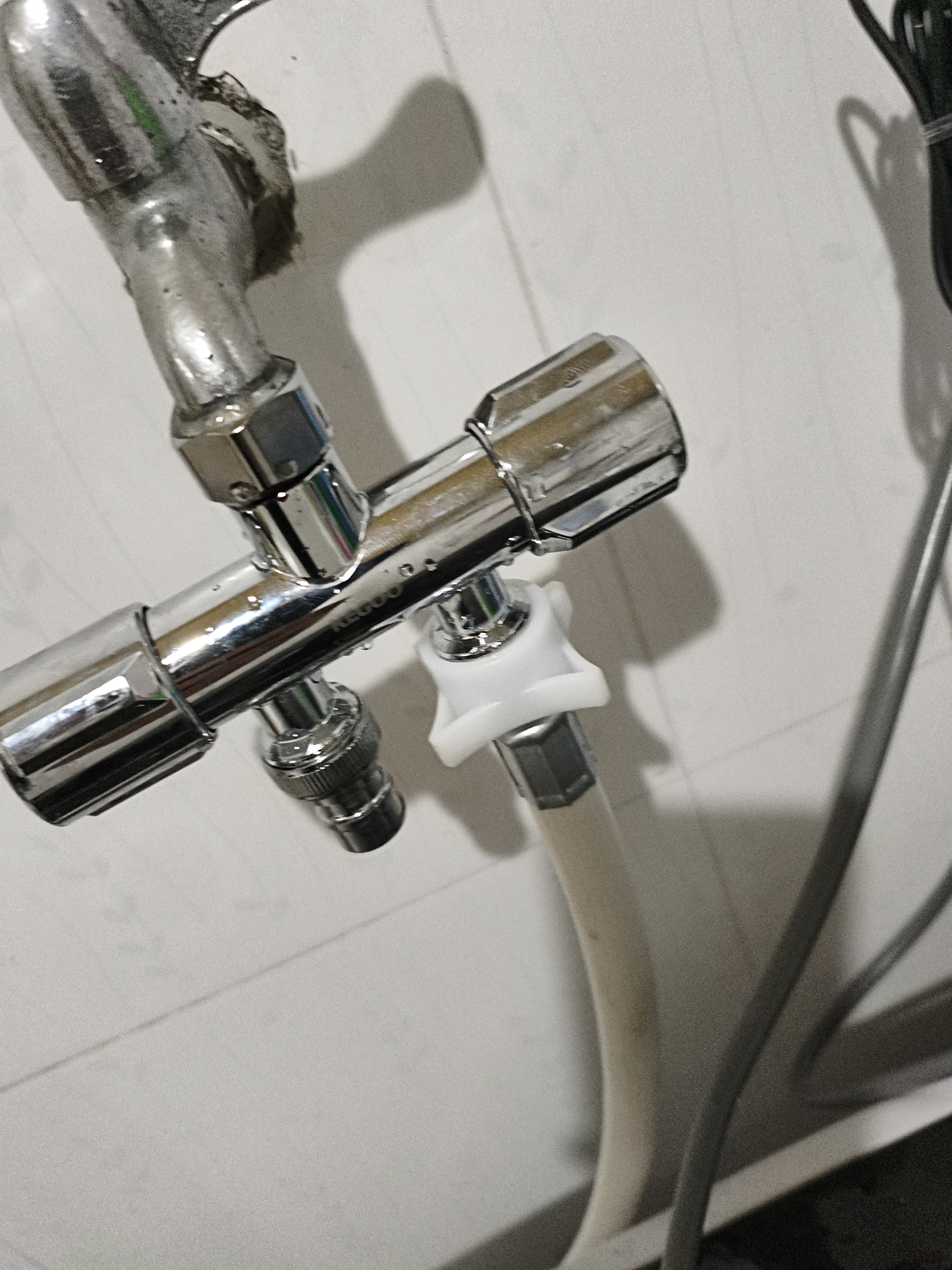 橱卫帮（CVBAB）角阀三通分水器一进二出双出水洗衣机水龙头一分二转换接头CV1817 实拍图