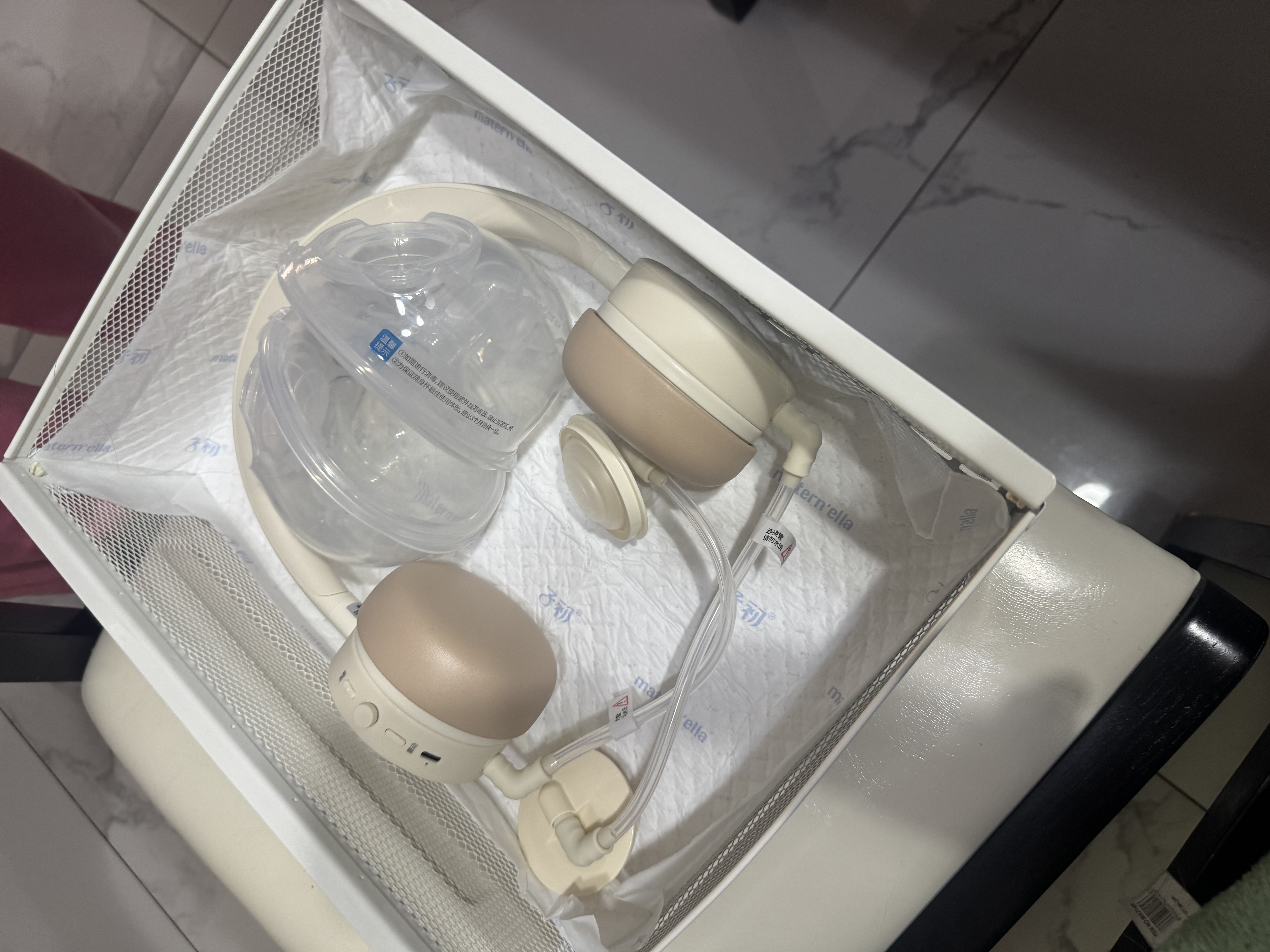 小白熊吸奶器 免手扶电动全便携挂脖式 双边挤奶器Z2.1 热门商品 实拍图
