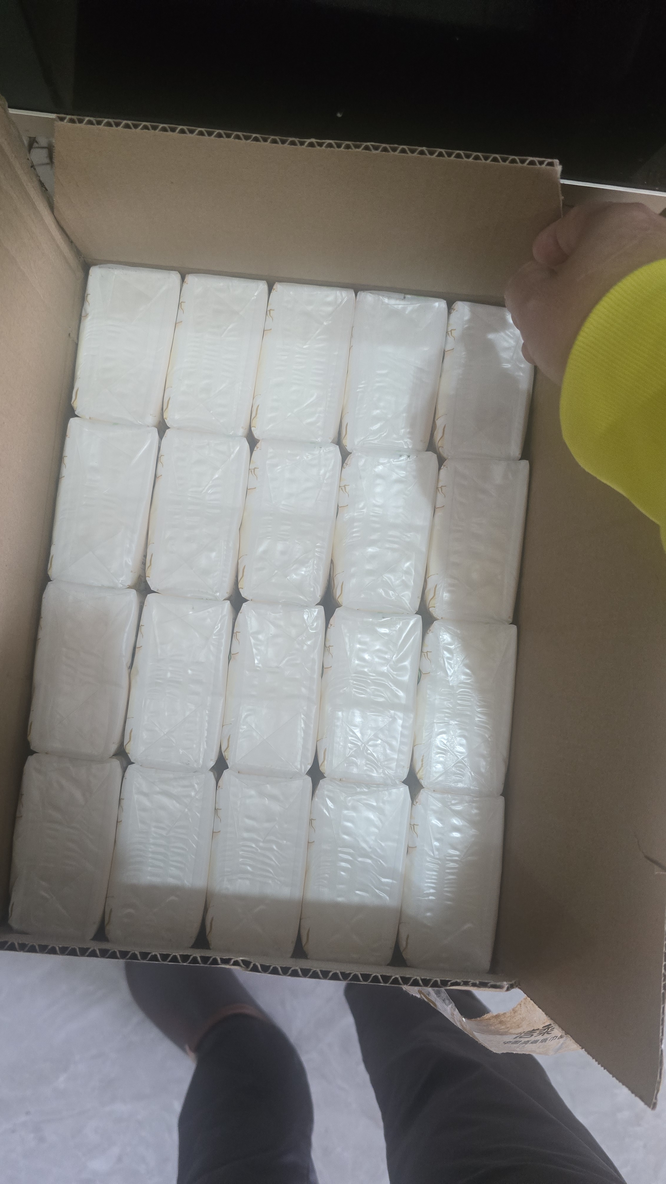 洁柔抽纸 繁花系列3层100抽*20包 可湿水面巾纸 柔韧卫生纸 整箱纸巾 实拍图