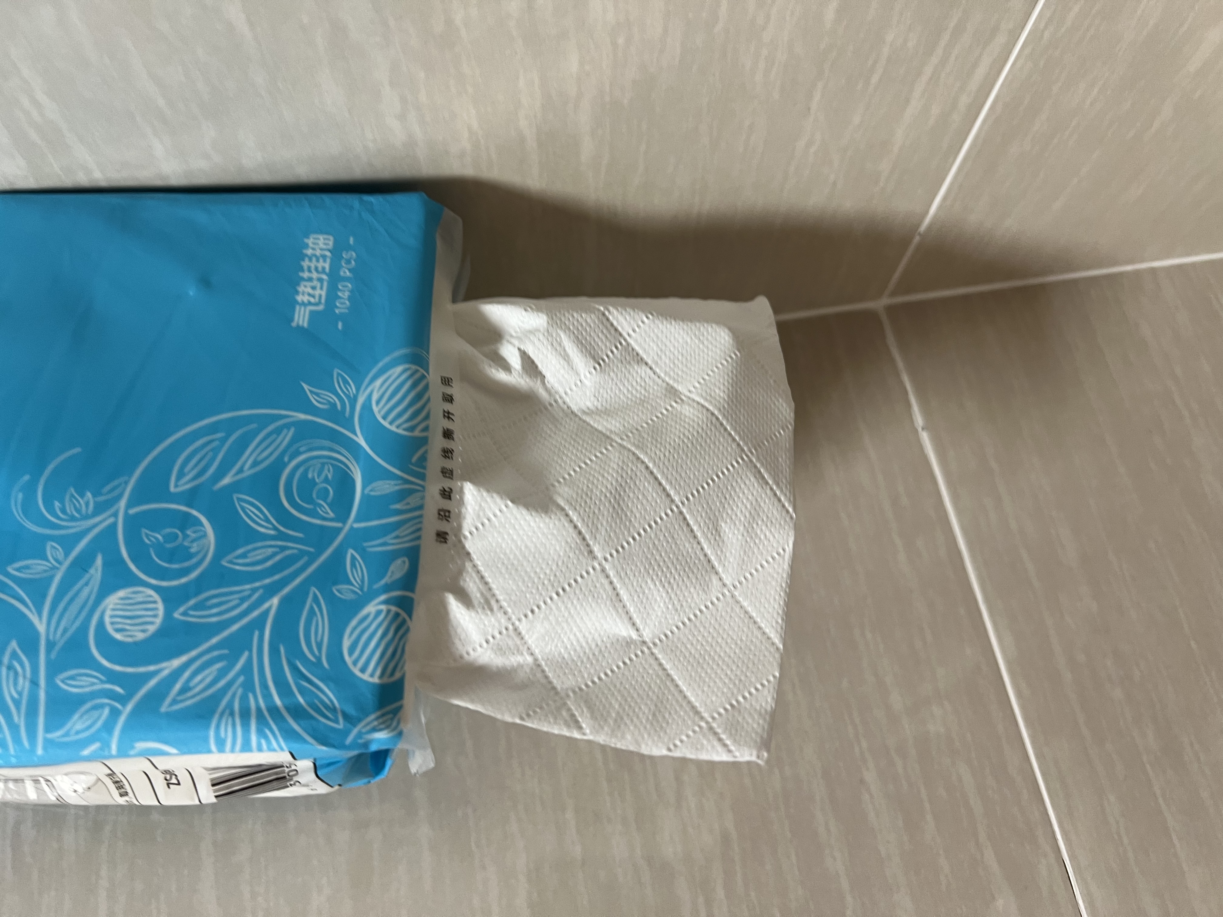植护挂式抽纸 纸巾面巾纸 悬挂卫生纸抽 擦手用纸 4层260抽*10提（配1挂钩） 实拍图