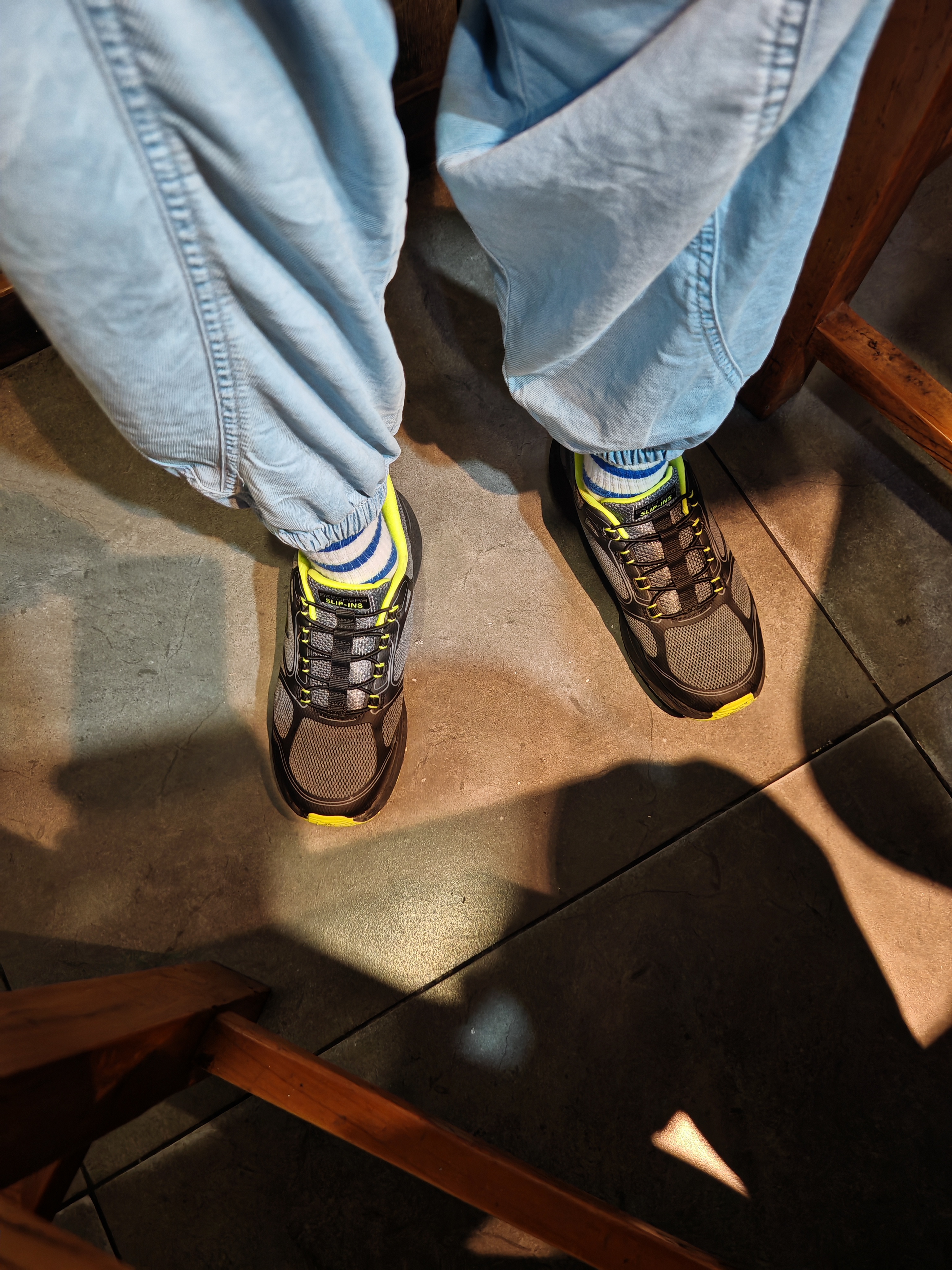 Skechers斯凯奇自营云跃闪穿鞋儿童专业减震跑步鞋大童运动鞋404201L 晒单实拍图