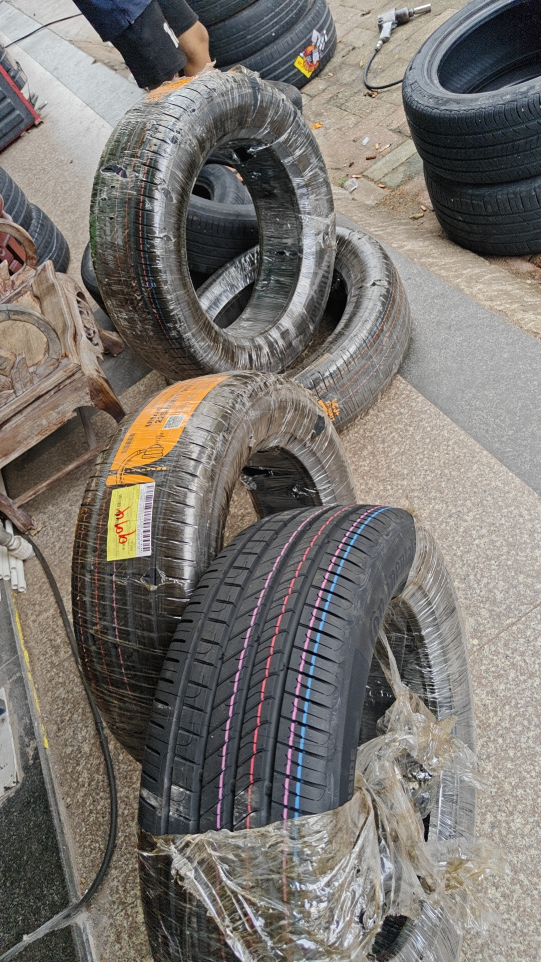 马牌（Continental）汽车轮胎225/60R17 99V FR UCJ+ 适配别克GL8/东风小康风光580 实拍图