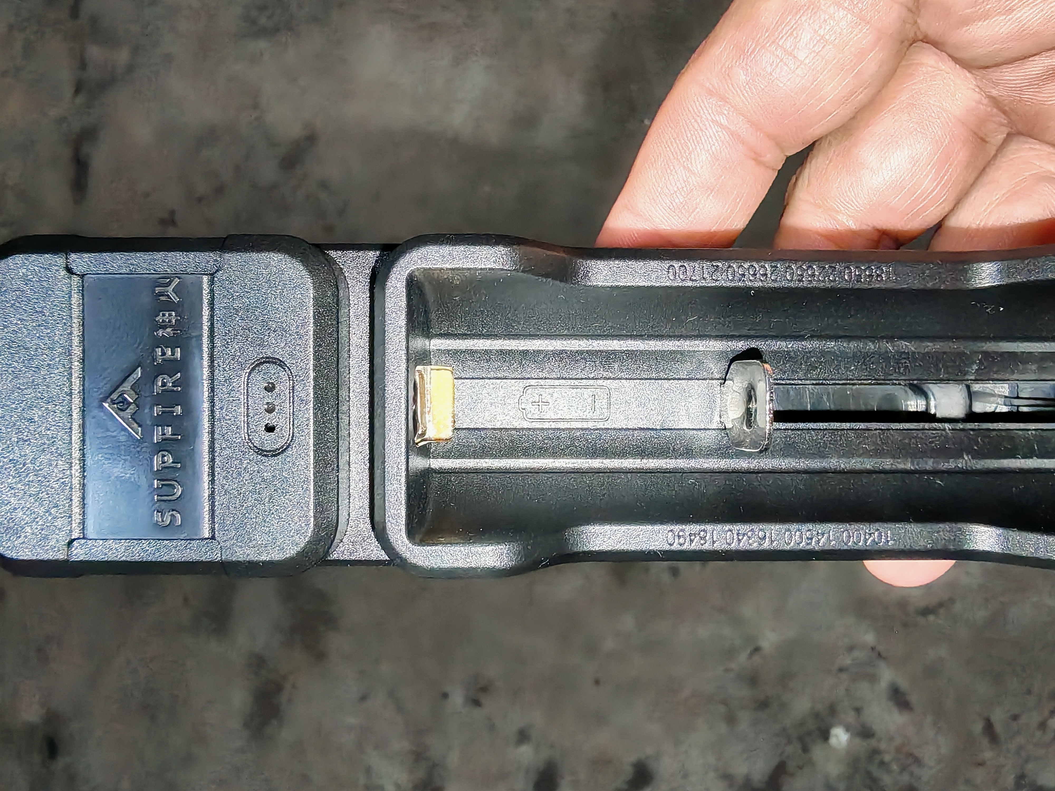 SupFire神火18650锂电池充电器26650 3.7V锂电池专业充电器多功能智能型 单槽充（USB端口） 实拍图