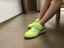 卡尔美（KELME）儿童足球鞋TF碎钉魔术贴免系带防滑耐磨球鞋 果绿  31  实拍图