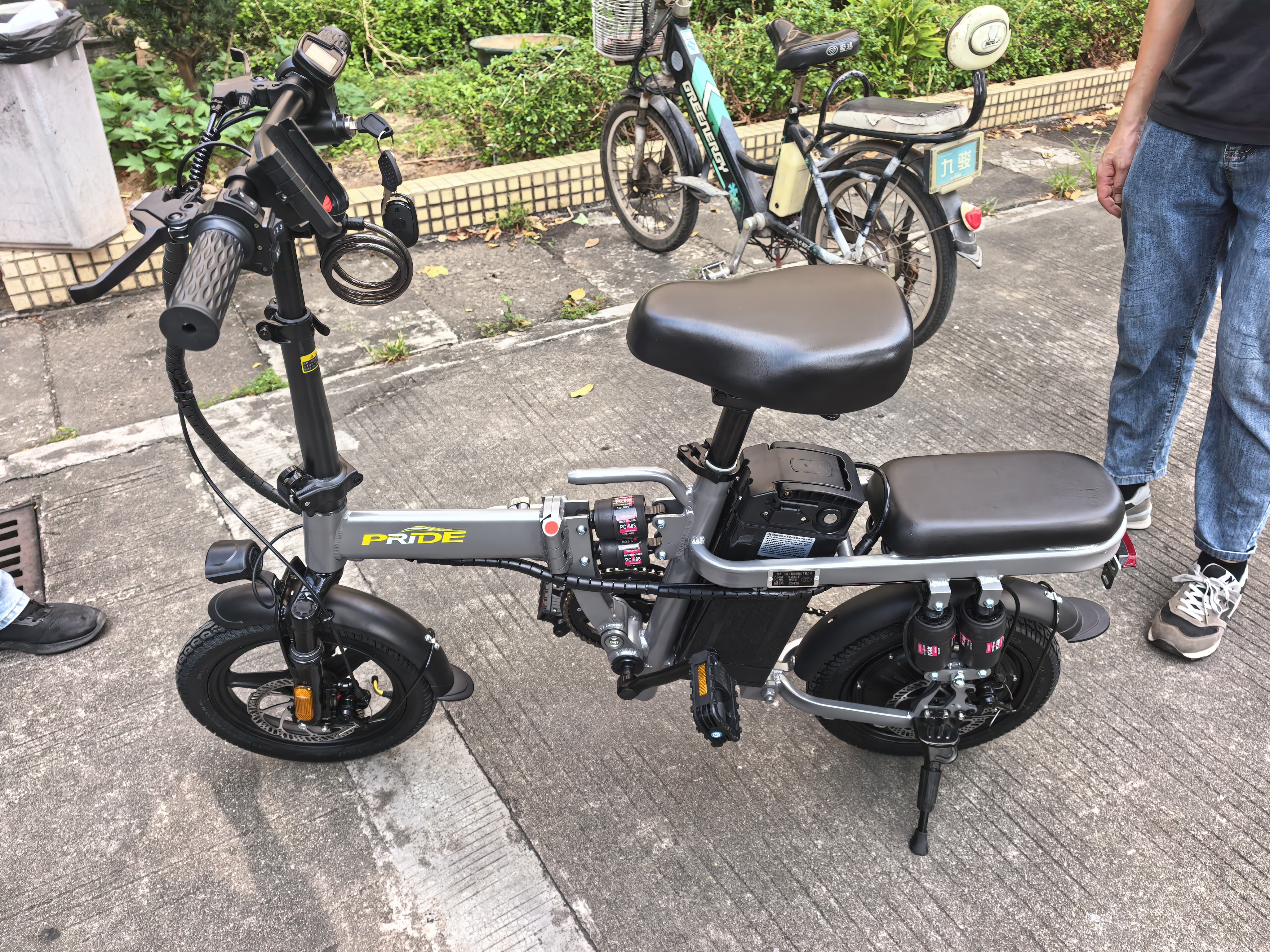 普莱德新国标折叠电动自行车 超长续航电动车 铝合金代驾车 锂电池助力男女通用成人电瓶车 代步电单车 航空铝合金-16减震-进口级电芯-20A纯电续航≤60km 实拍图