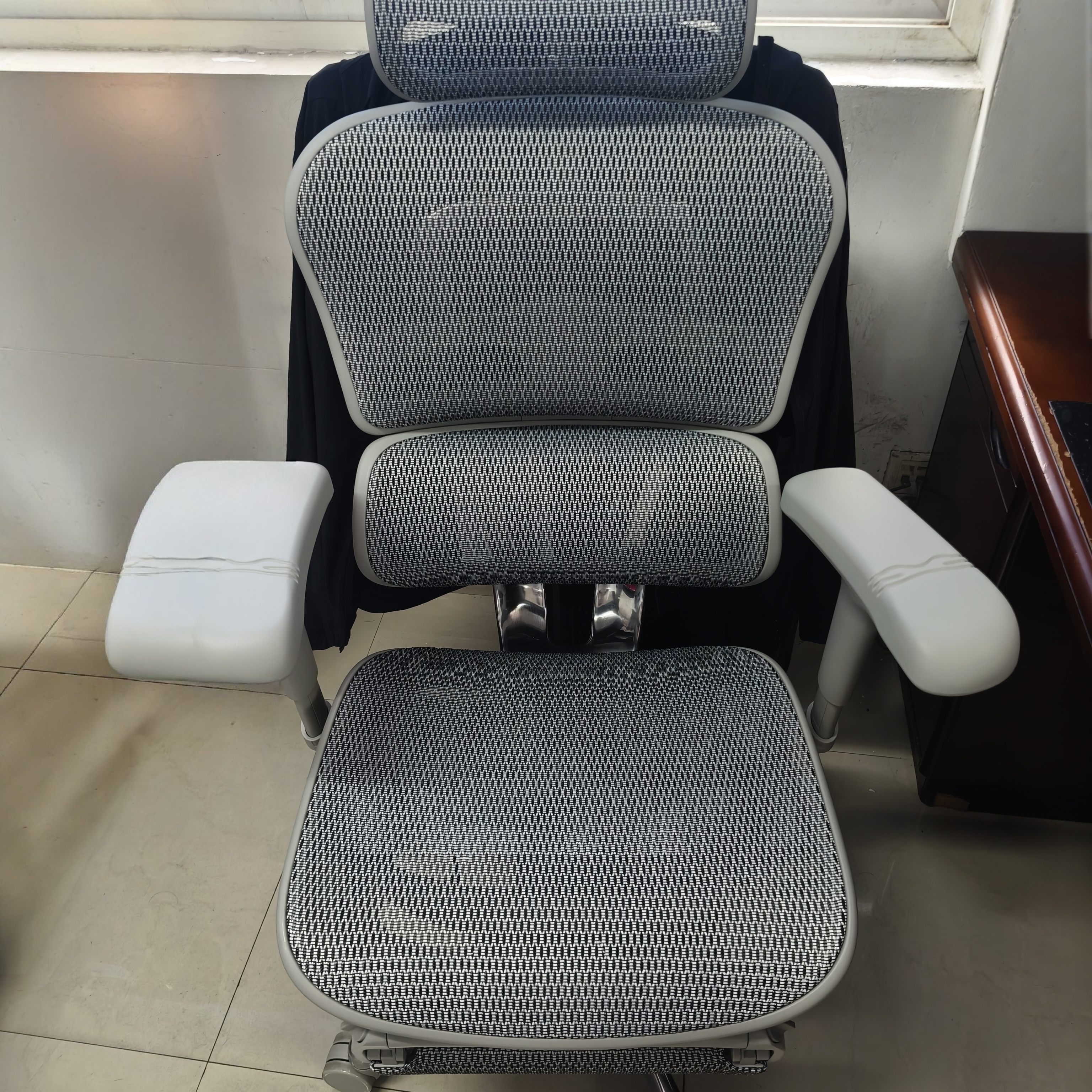 Ergonor保友金豪B雄鹰/悦动 人体工学椅 电脑椅电竞椅办公椅子可躺座椅 银白网+躺舒宝 实拍图