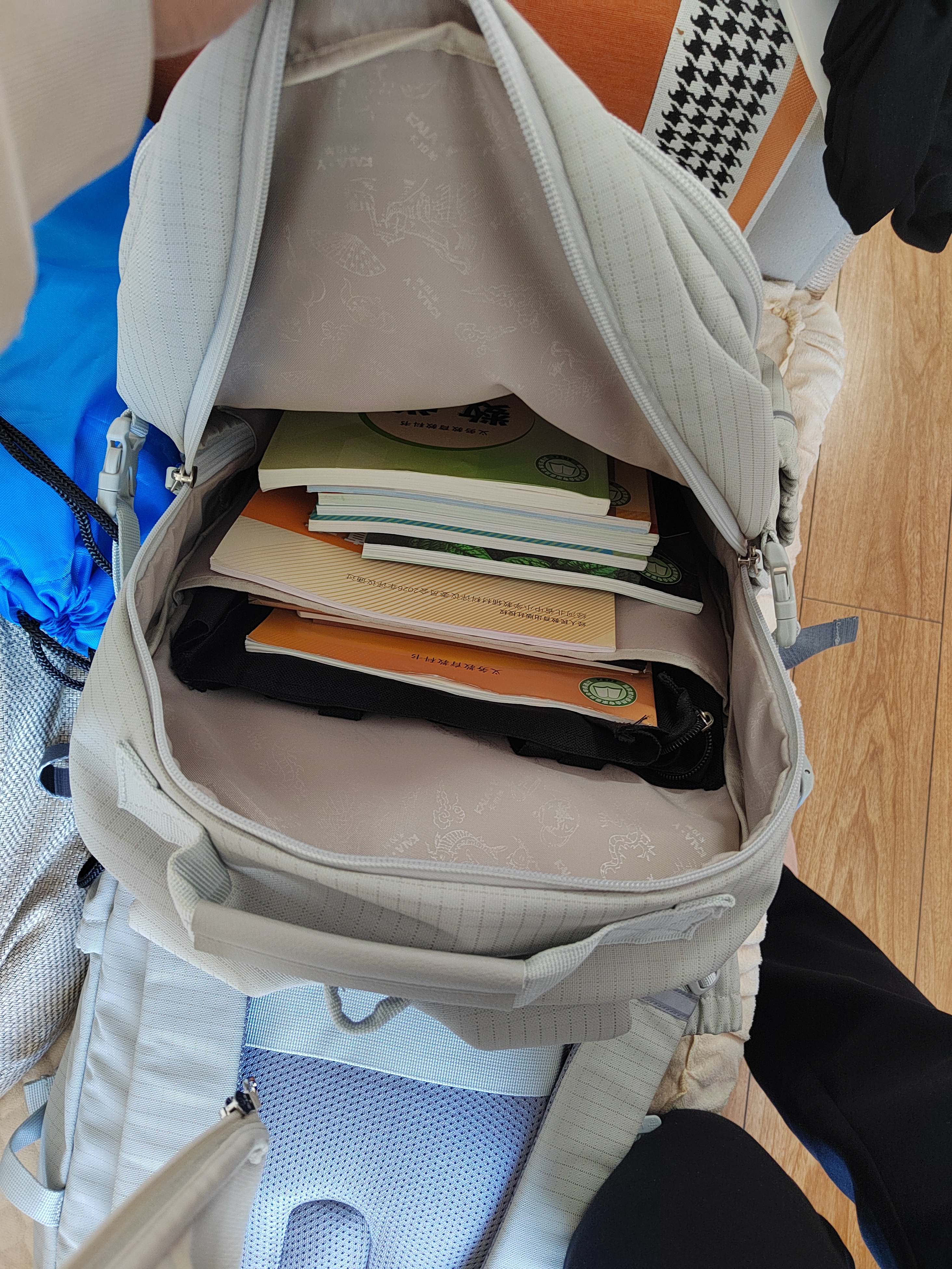 卡拉羊书包初高中生大容量超轻减负护脊背包中学生大学生男女休闲双肩包 实拍图