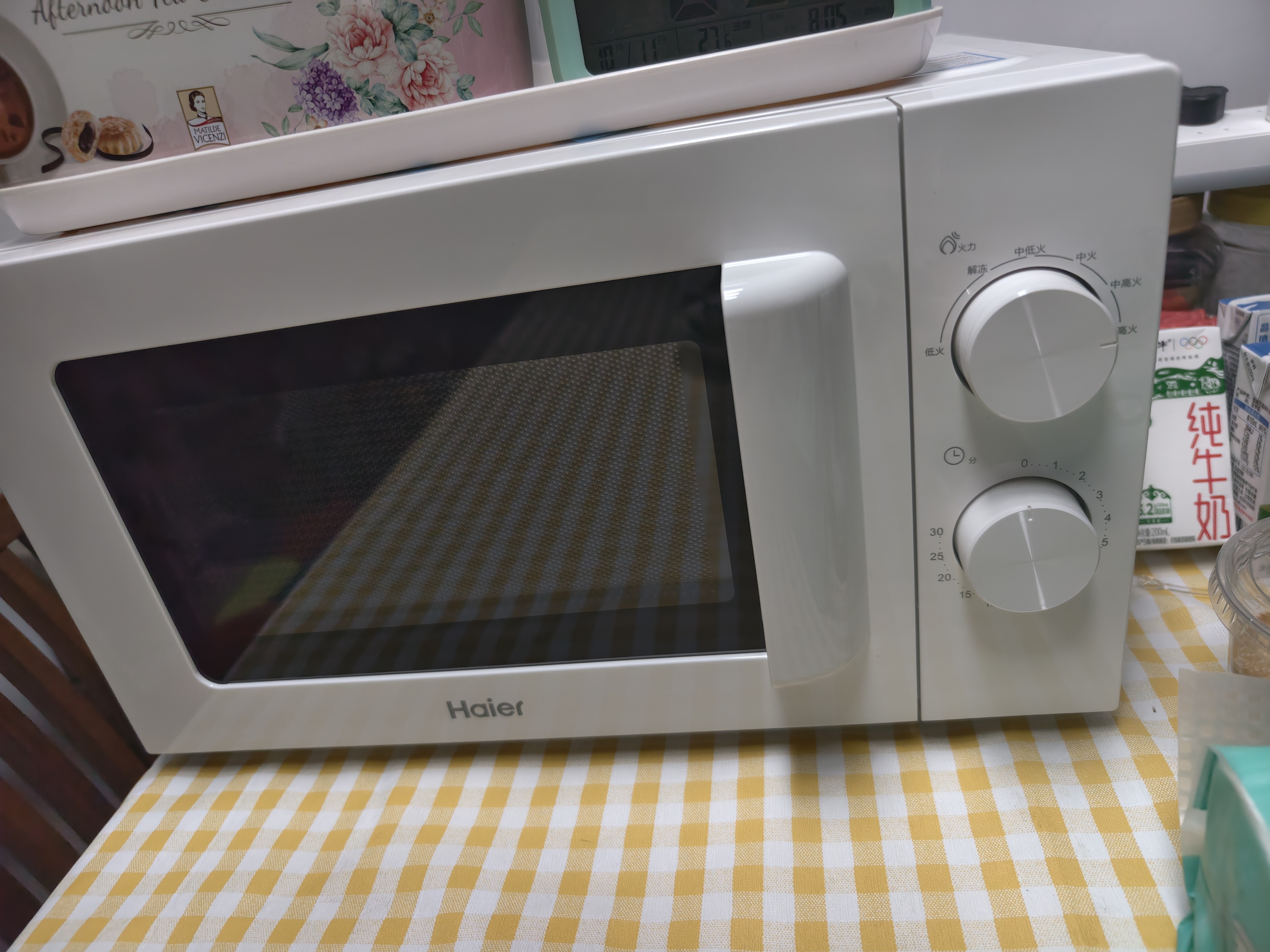 海尔（Haier）快捷微波炉家用小型 360°转盘加热 旋钮操控 易洁内胆 白色 6档火力 HW-M20J1W 实拍图