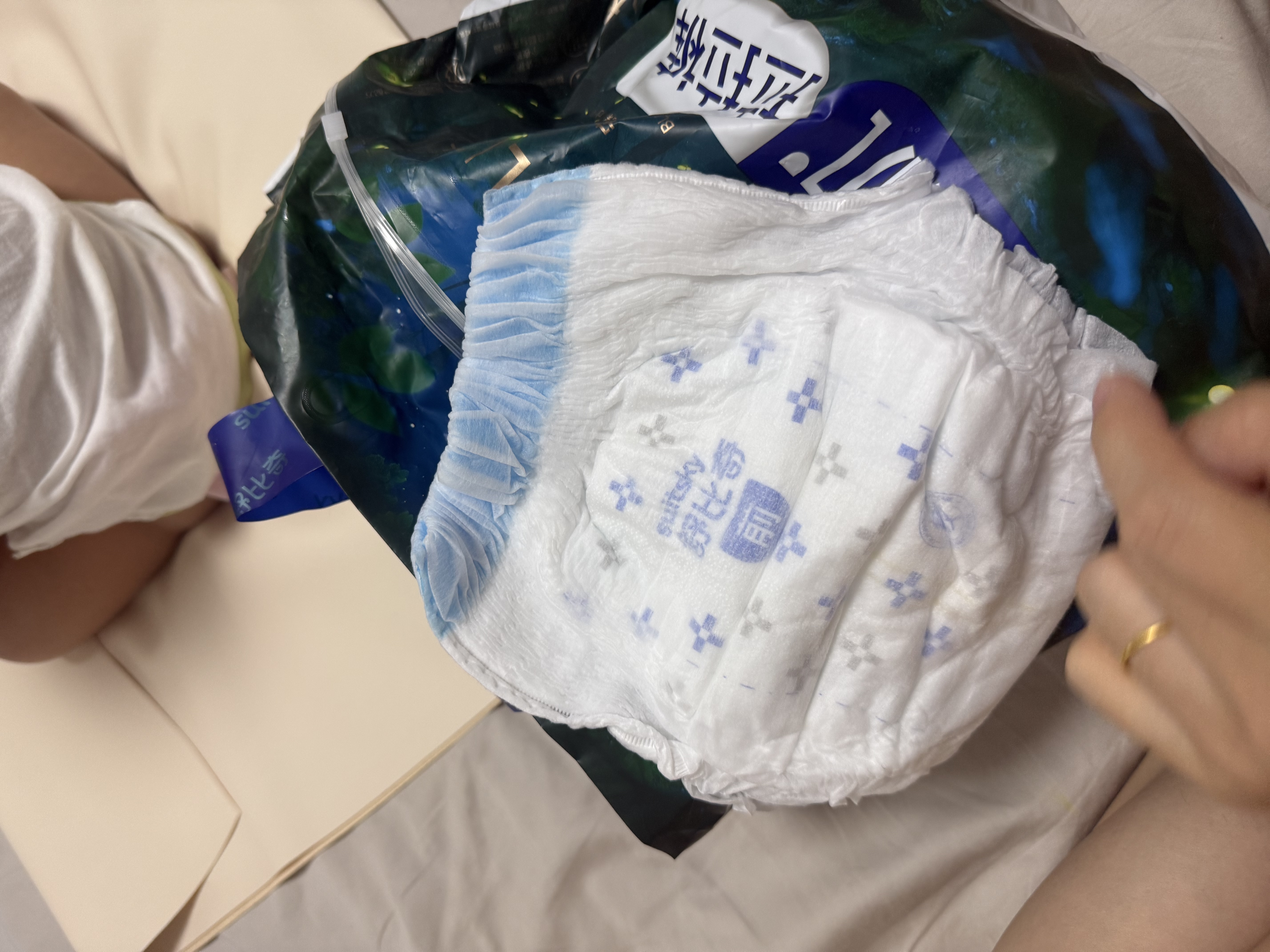 舒比奇（Suitsky）【整觉守护神】英氏安睡BLUE拉拉裤超薄透气L码26片尿不湿安睡裤 实拍图