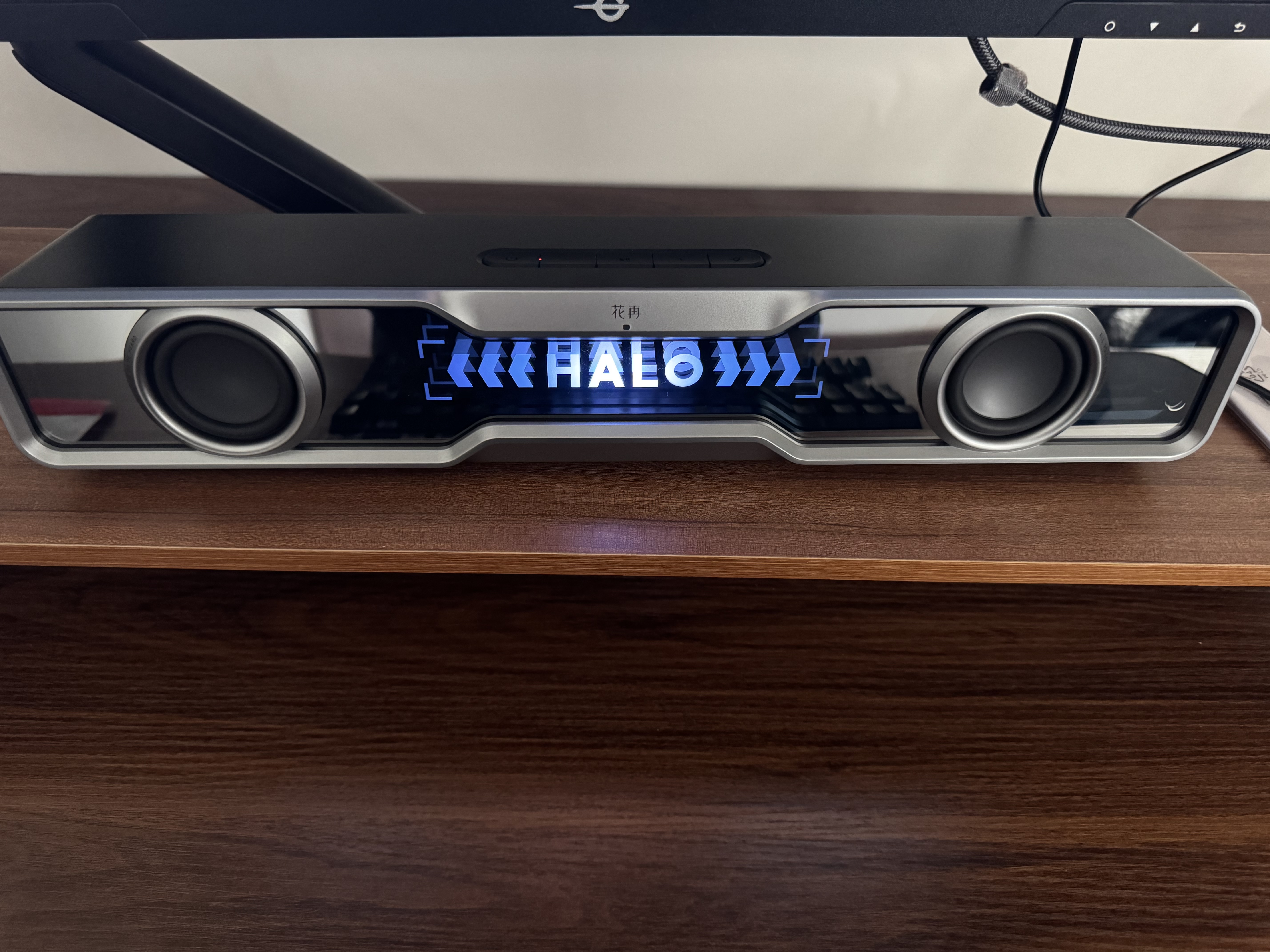 漫步者花再Halo SoundBar桌面音响音箱家用台式电脑PS游戏音响电脑回音壁长条有线音箱蓝牙RGB灯效 破界黑 实拍图