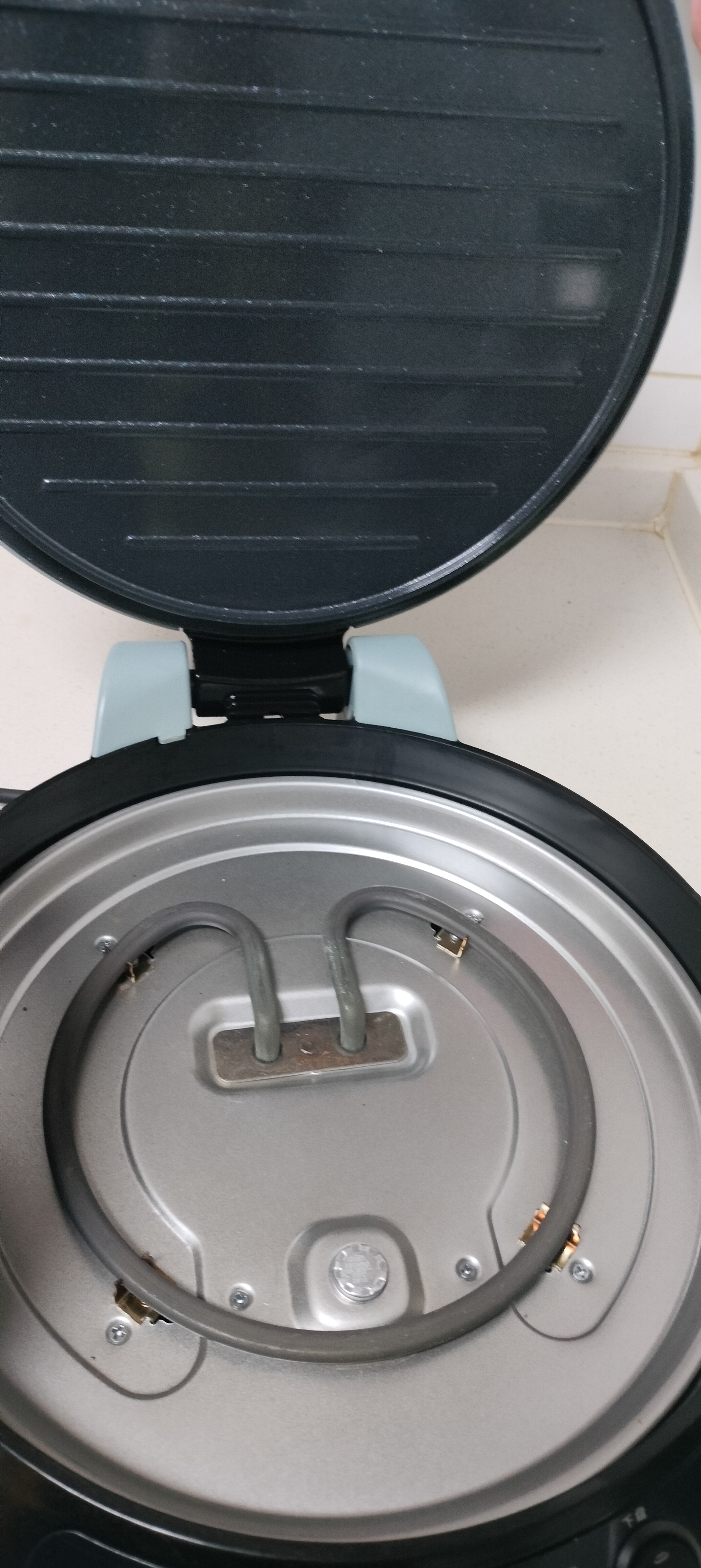 美的（Midea）电饼铛 家用电饼档 双面加热煎烤机烤肉烙饼锅 0氟钛陶瓷三明治机早餐机 下盘可拆电煎锅JKE3067Ti 实拍图
