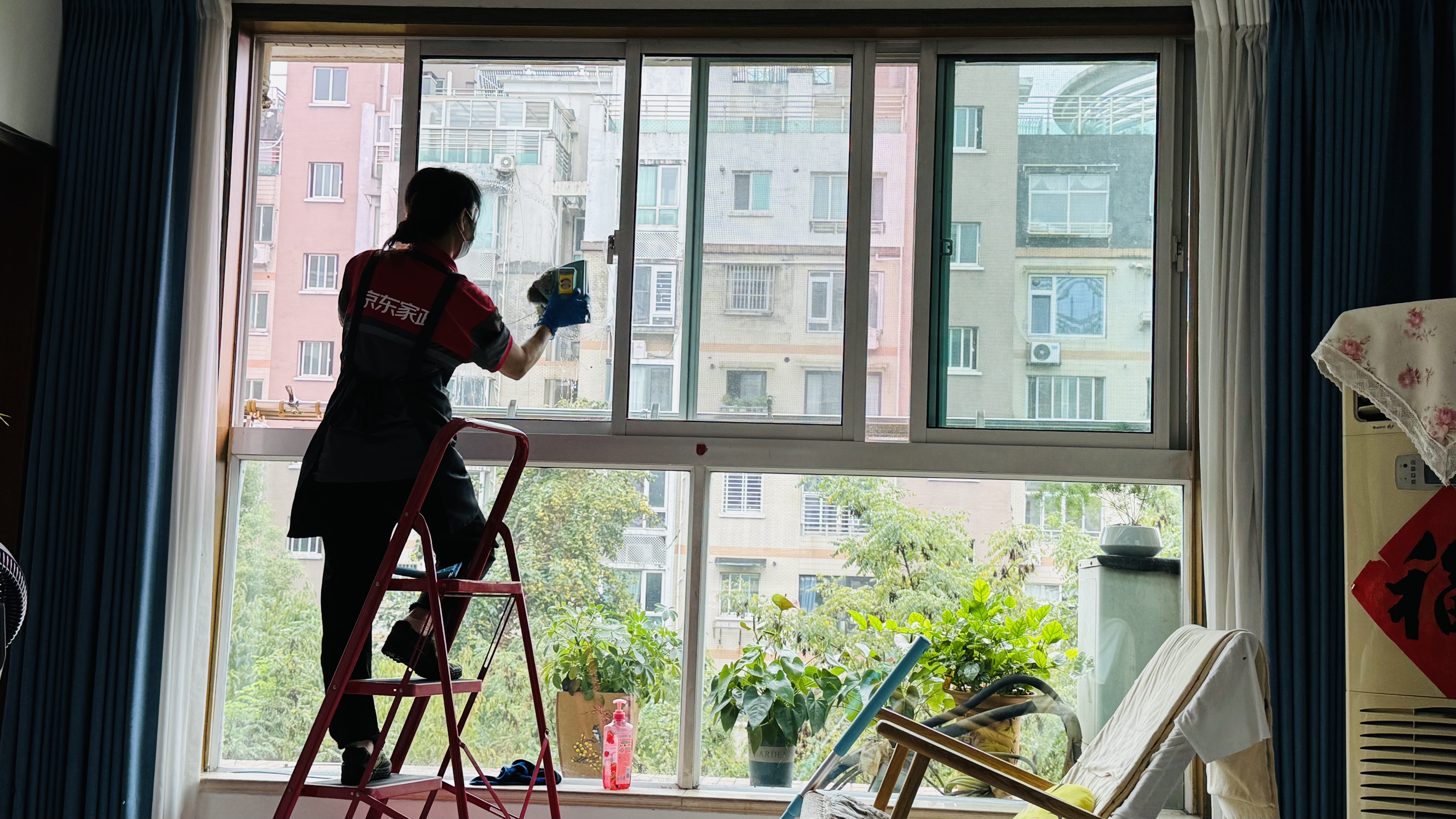 京东家政 【2小时玻璃清洗单次服务】 擦玻璃服务 上门家政保洁双面擦窗纱窗清洁 可使用区域见商详页 实拍图