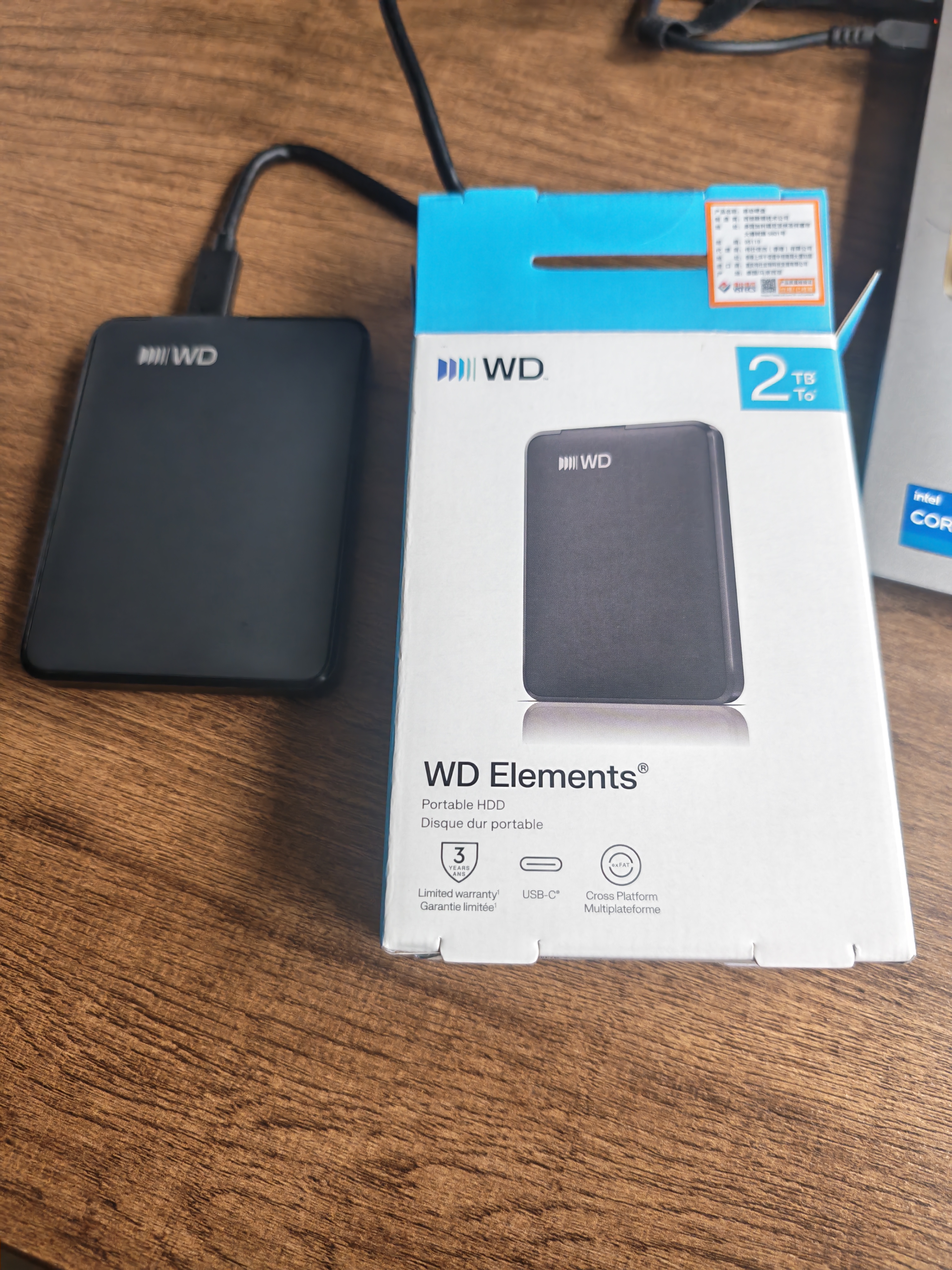 西部数据（WD）移动硬盘2TB  USB-C接口 元素系列 2.5英寸 机械硬盘 笔记本电脑外接 外置扩容备份 大容量存储 实拍图