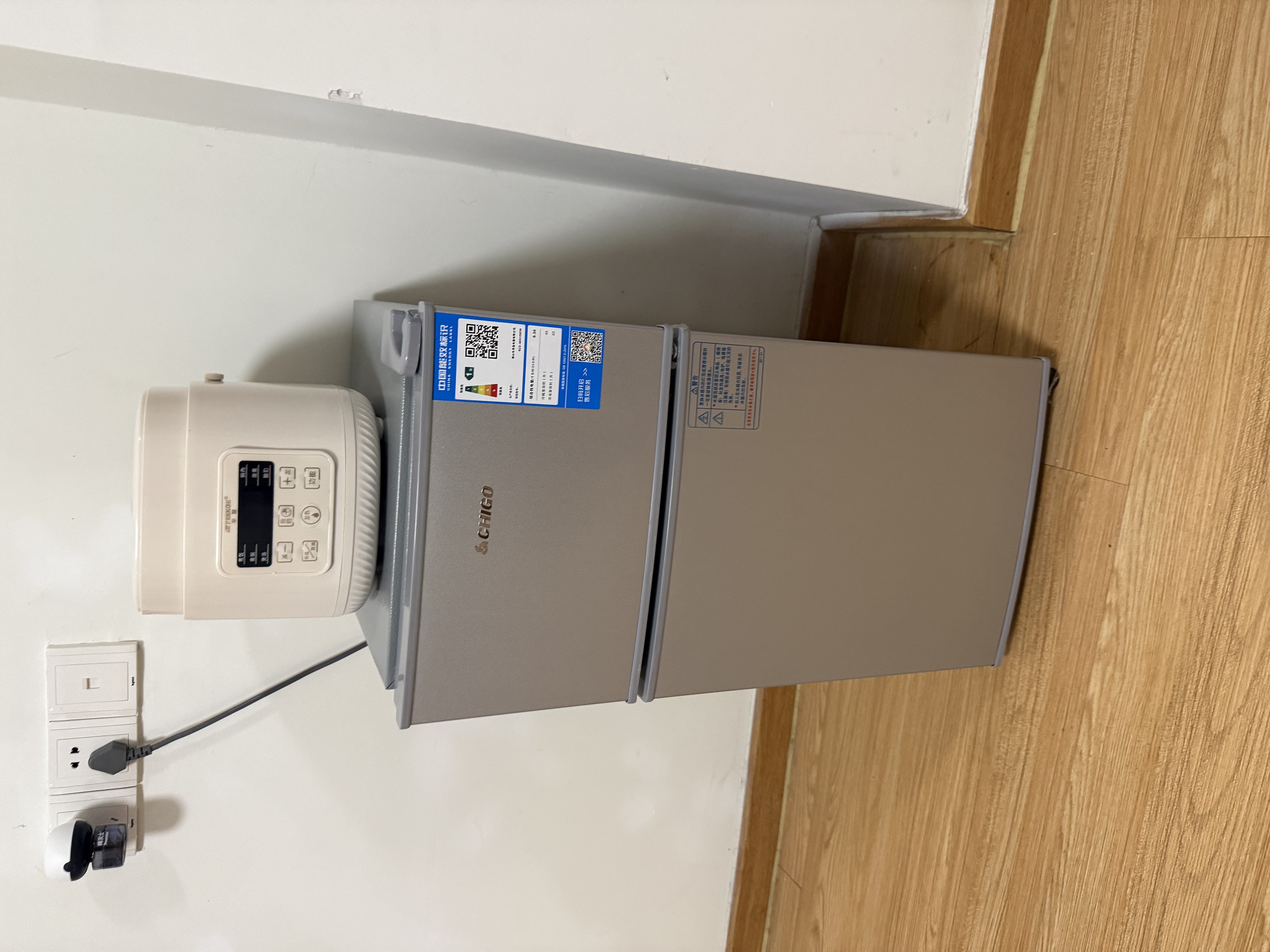 志高（CHIGO）小冰箱迷你小型家用冷藏冷冻两用宿舍出租房用双门办公室电冰箱节能省电 【一级能效】58L银色【全国联保丨节能省电】 实拍图