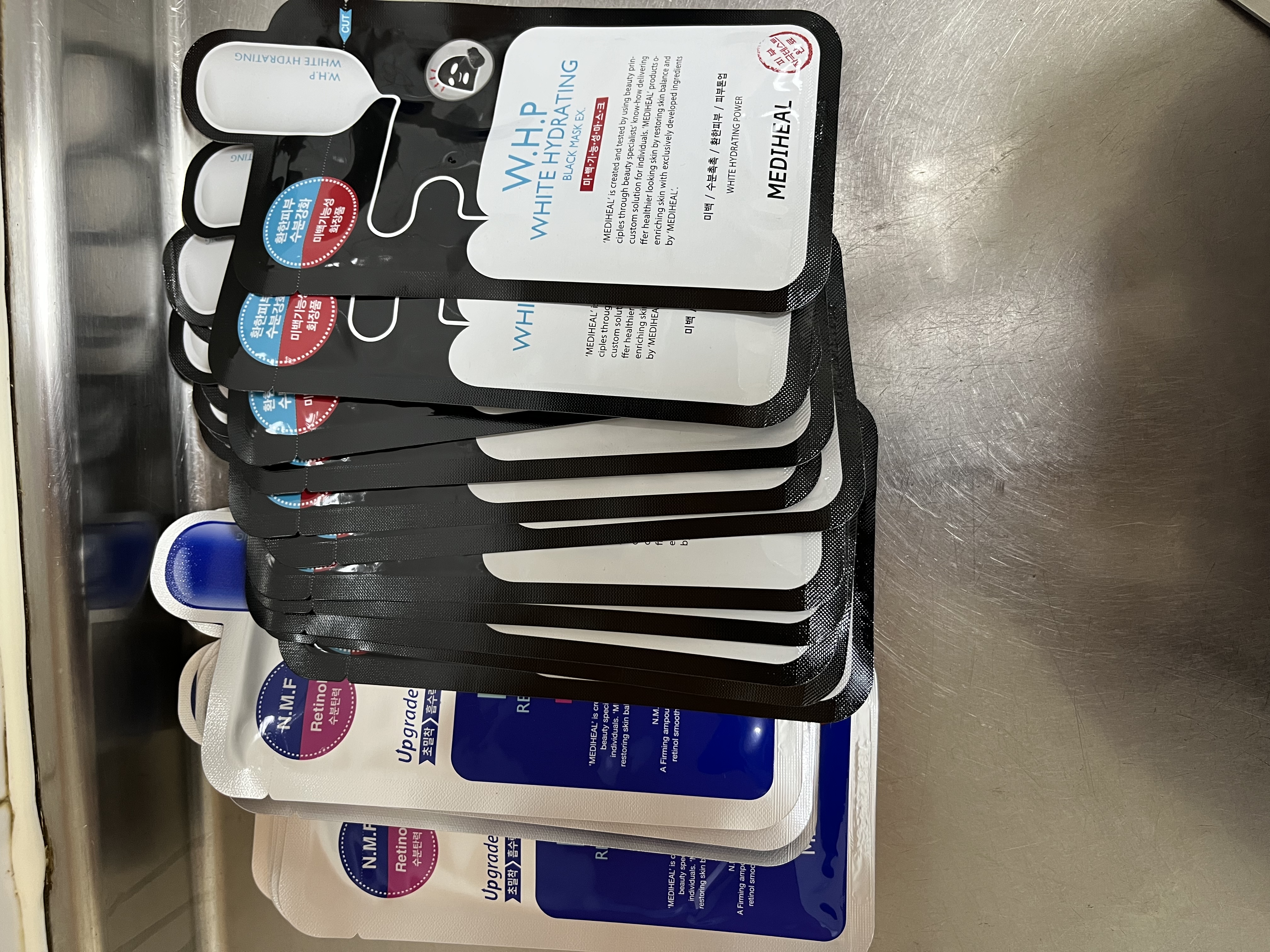美迪惠尔（Mediheal）新水润紧致面膜&美白保湿黑面膜20片组合装补水焕亮男女生日礼物 实拍图