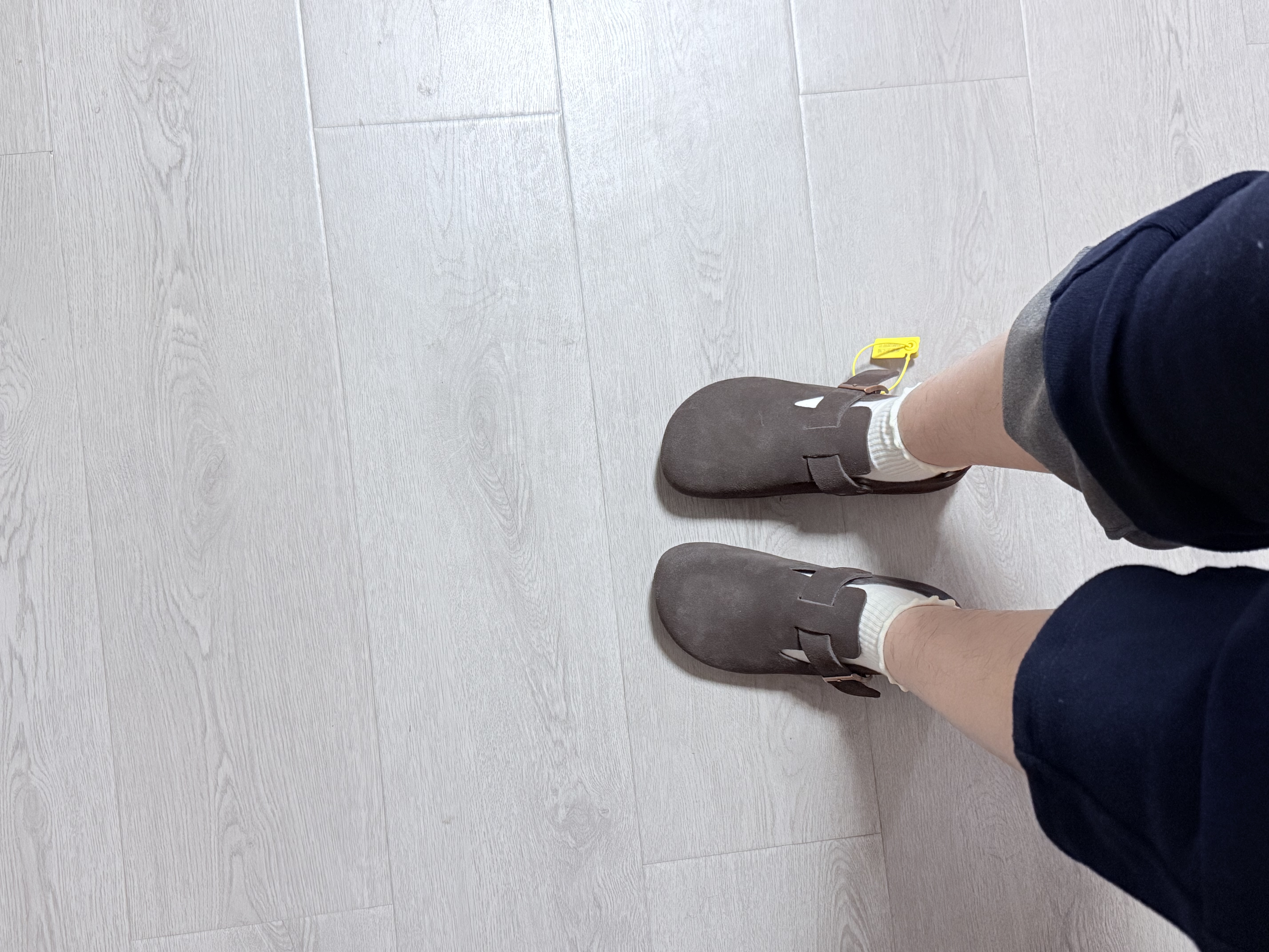 东园物作真皮休闲日系外穿舒适百搭真皮软木男女款圆头平底防滑全包勃肯鞋 深棕色 37 【建议拍小一码】 实拍图