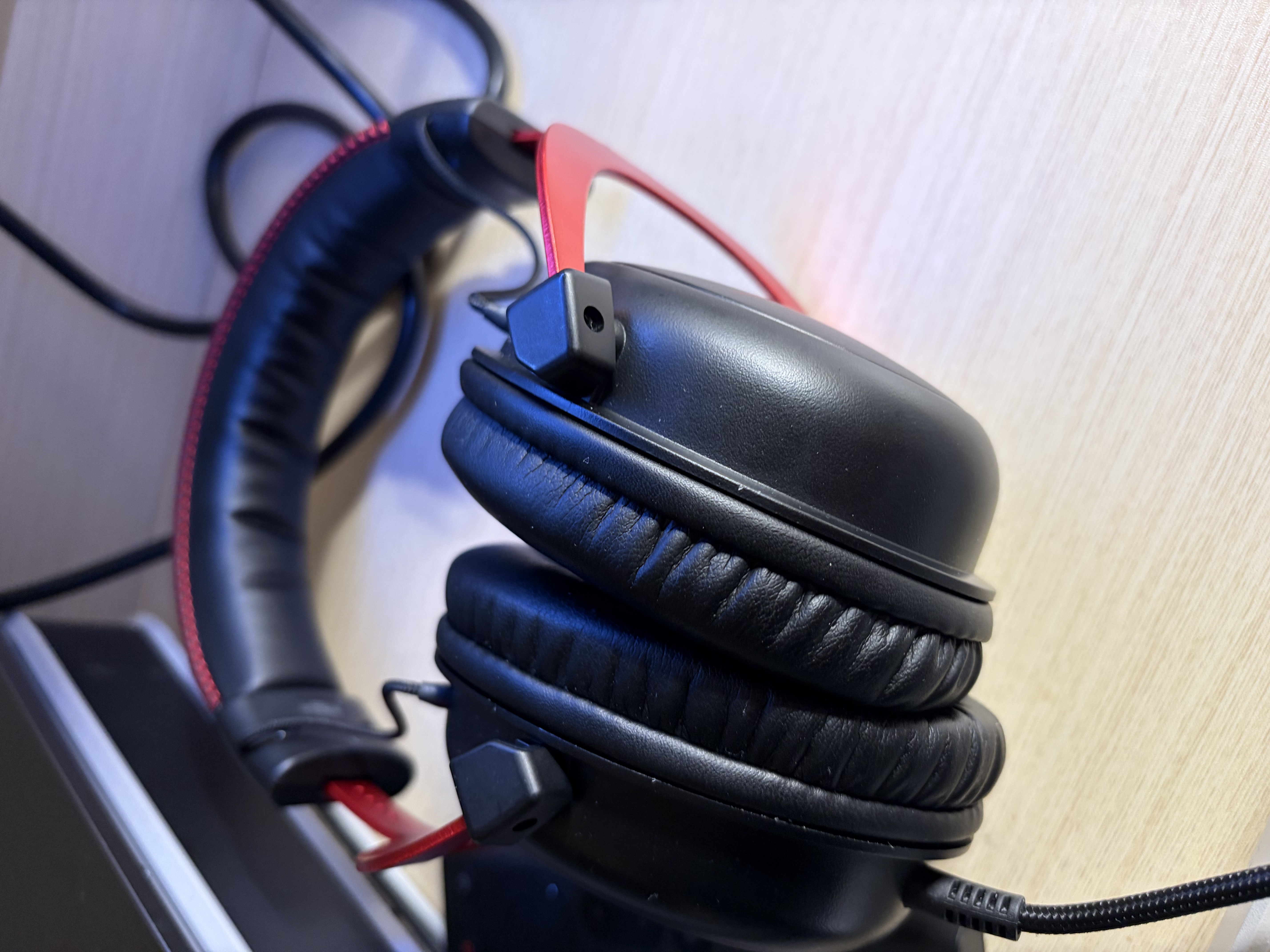 极度未知（HYPERX）飓风2飓风3系列电竞游戏耳机头戴式 fps吃鸡耳麦降噪麦克风 原金士顿cloud2电竞耳机 飓风2-黑红【7.1虚拟环绕声】 实拍图
