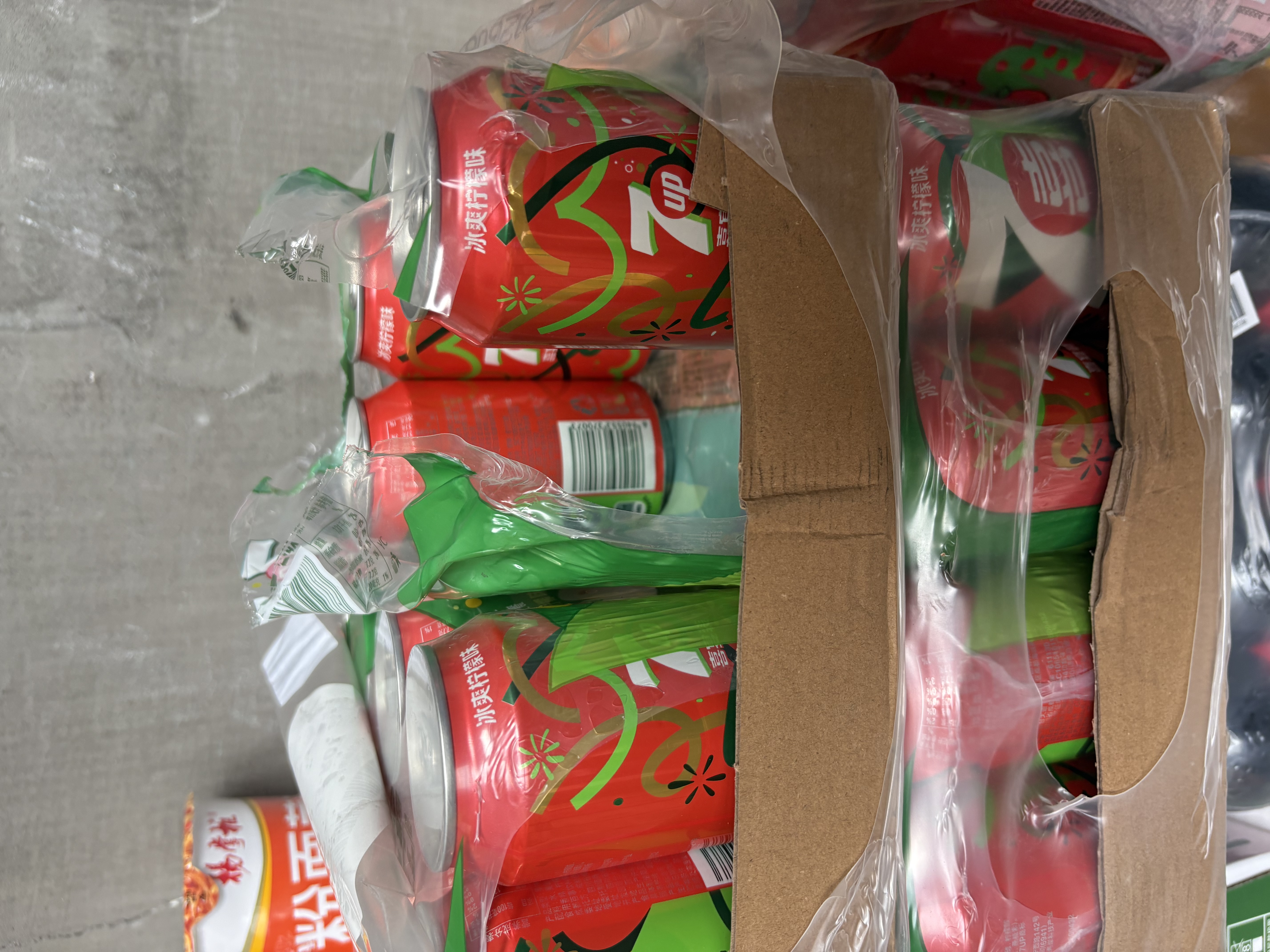 百事可乐七喜7UP 柠檬味 碳酸饮料汽水 330ml*24听胖罐 喜宴版 整箱装  实拍图