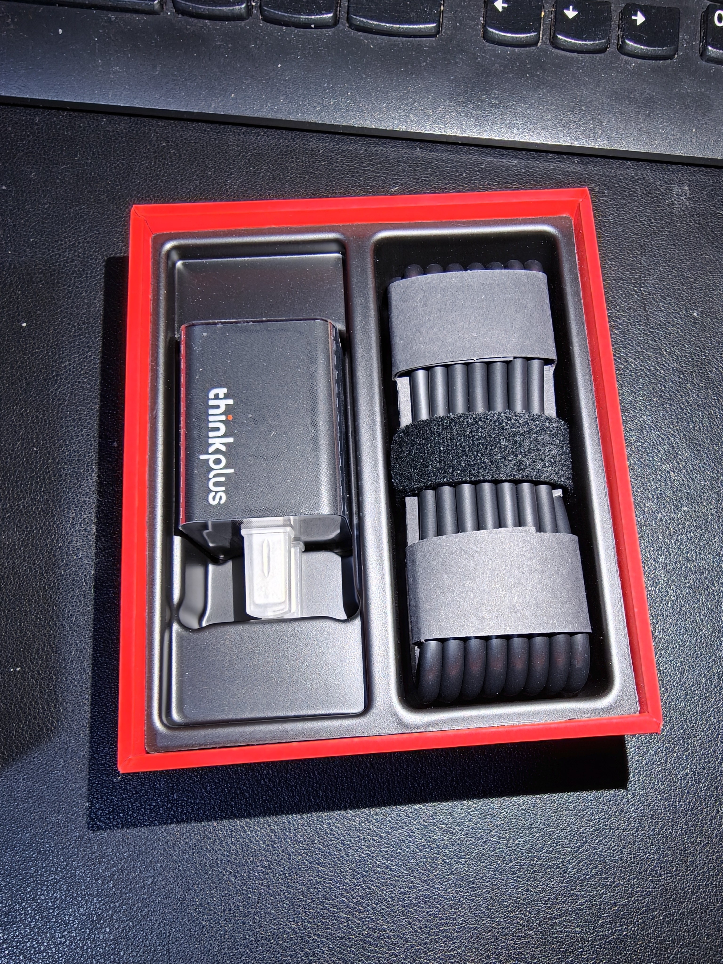 ThinkPad联想thinkplus口红电源Nano 65W氮化镓充电器Type-C快充 超迷你便携套装 手机/笔记本电脑通用 实拍图