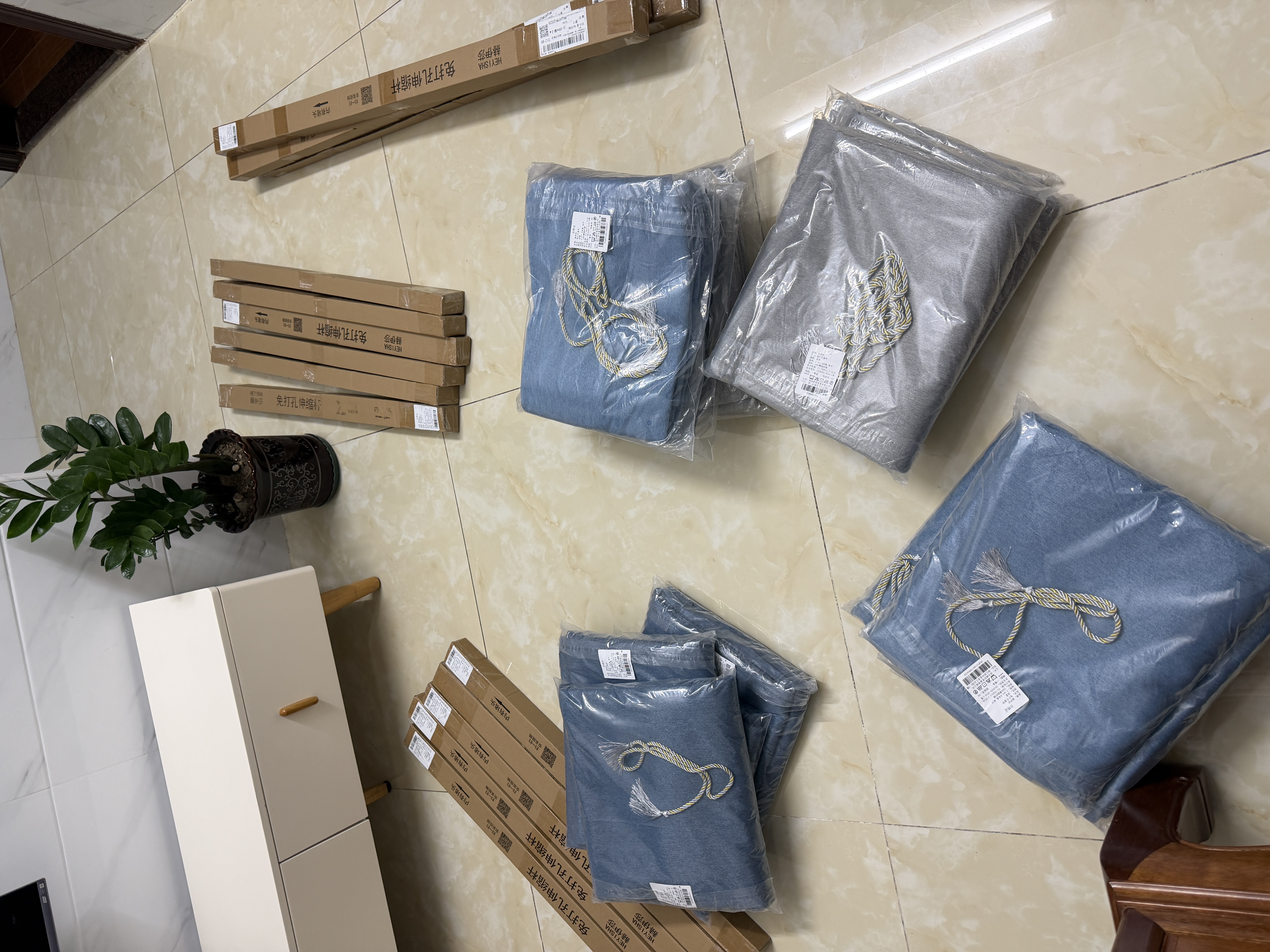 赫伊莎【窗帘+伸缩杆】窗帘免打孔安装一整套卧室门帘全遮光飘窗 深蓝(遮光99%左右) 【适合宽1.1～1.6米】帘2.2*1.8米高双开 实拍图